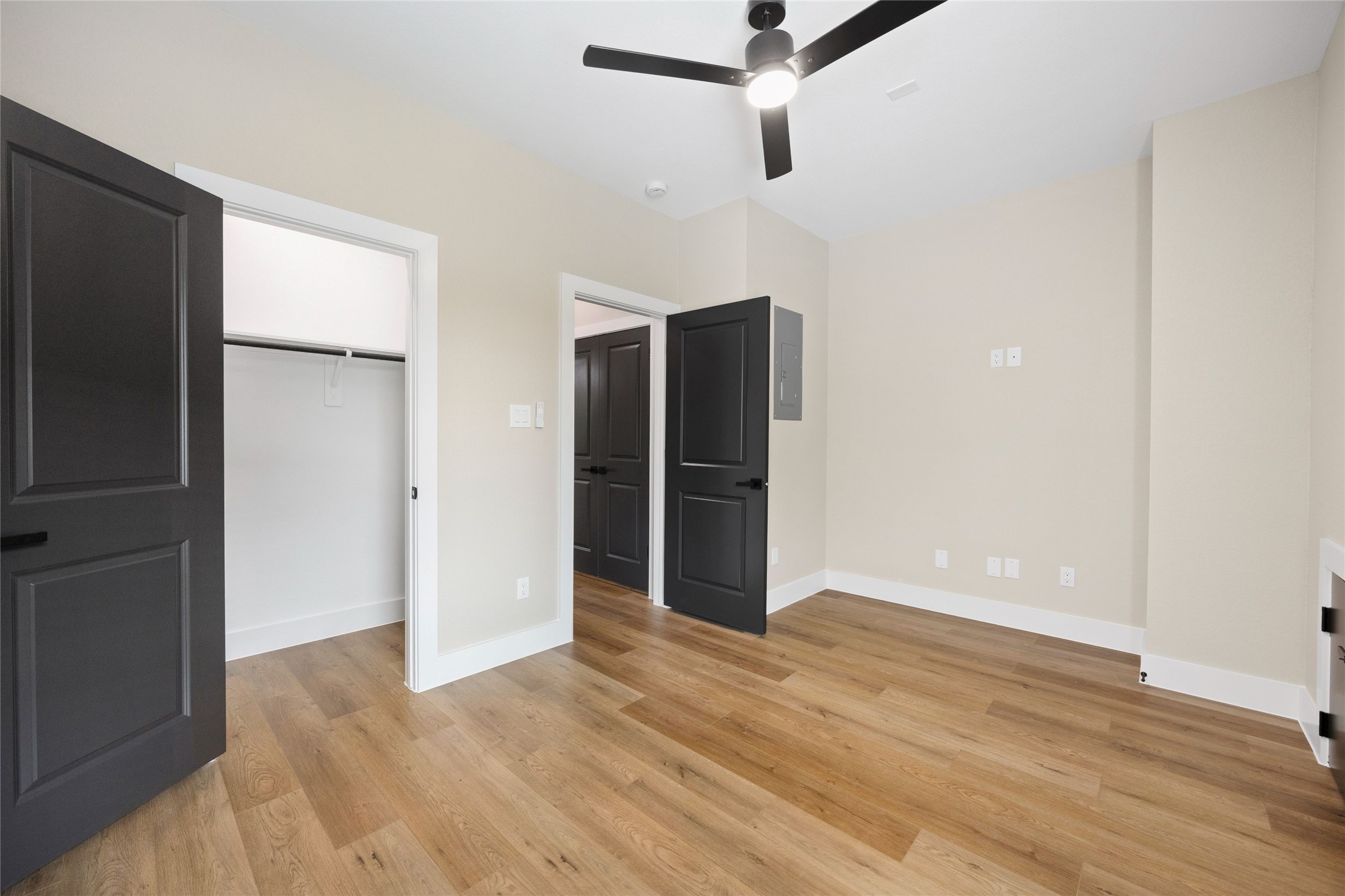 6101 & 6103 Shotwell Property Photo 22
