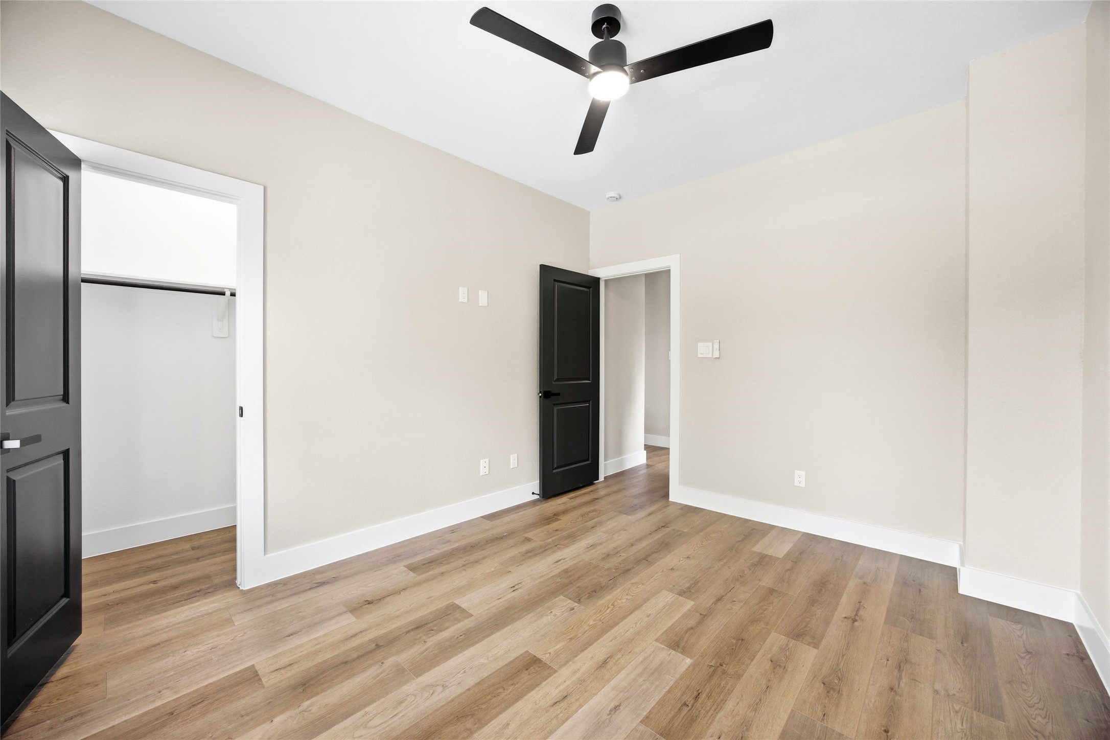 6101 & 6103 Shotwell Property Photo 24