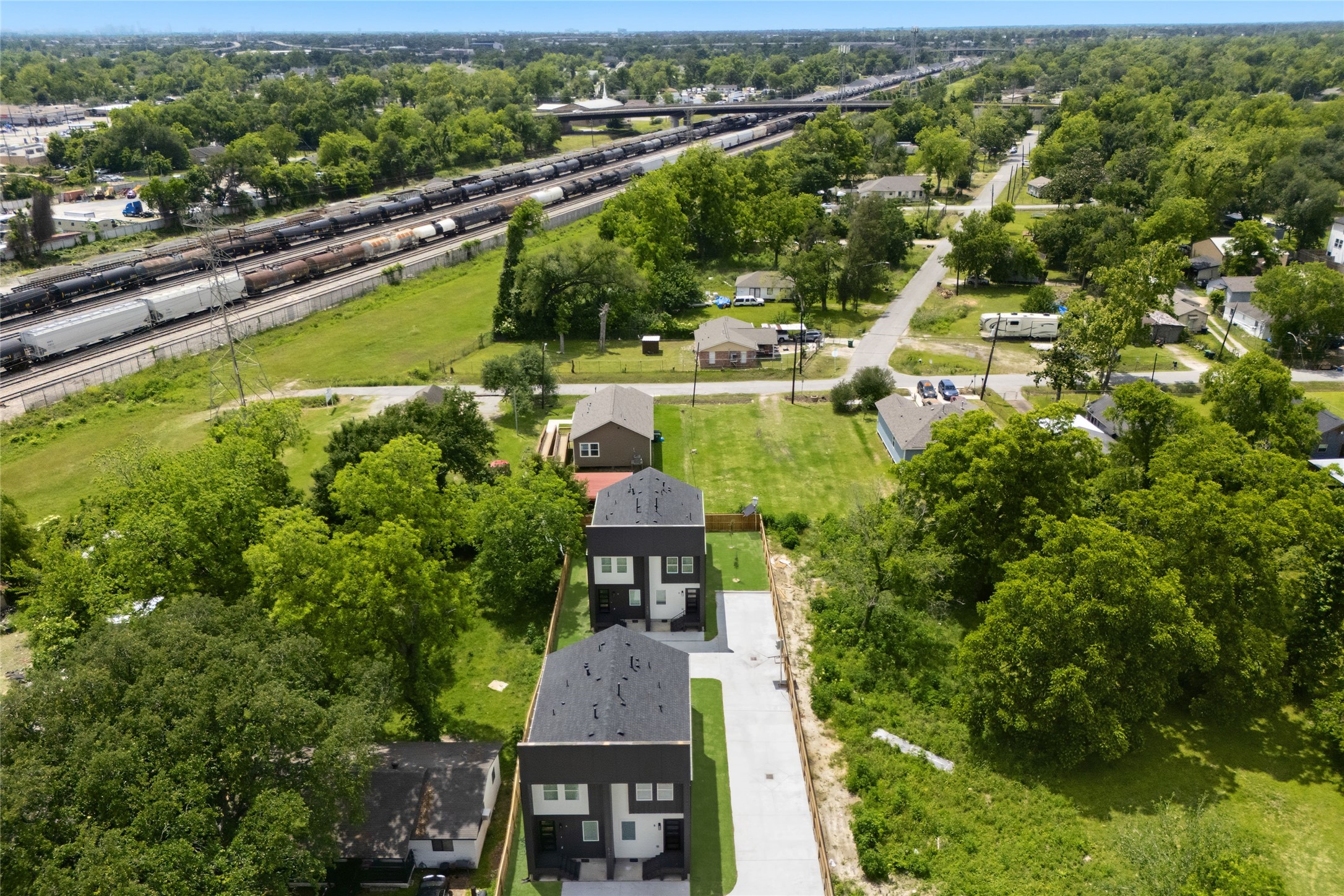 6101 & 6103 Shotwell Property Photo 27