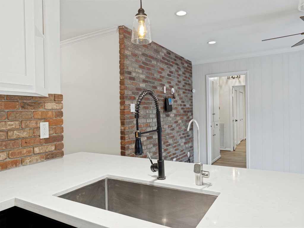5933 Birdwood Road Property Photo 10
