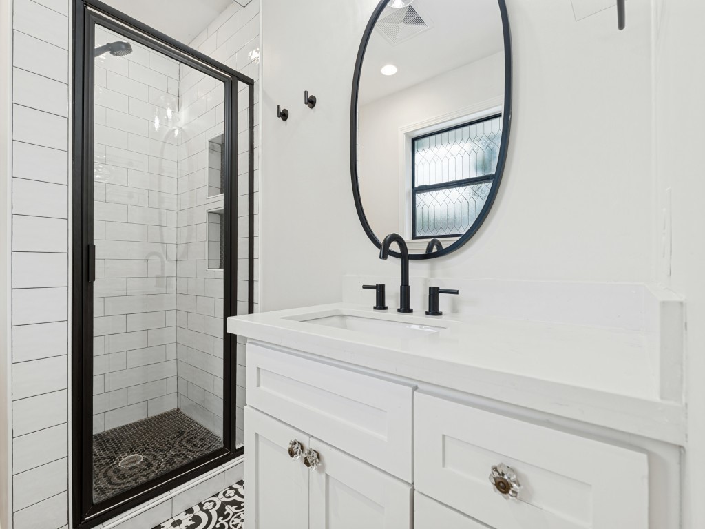 5933 Birdwood Road Property Photo 18