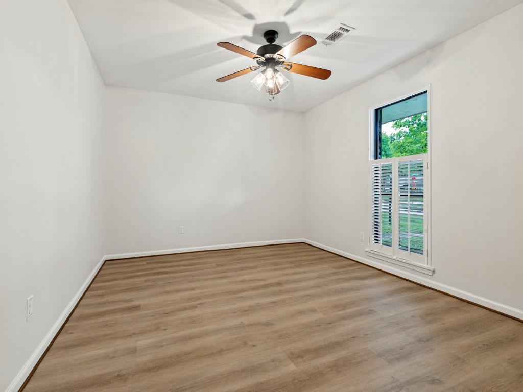 5933 Birdwood Road Property Photo 19