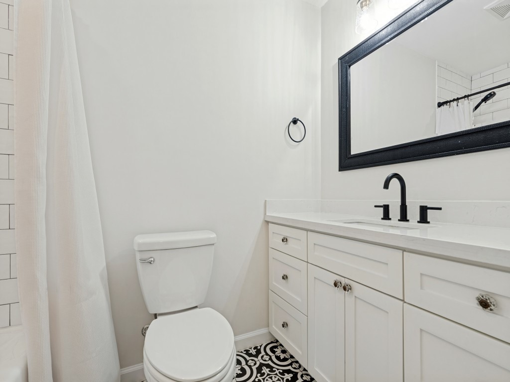 5933 Birdwood Road Property Photo 21