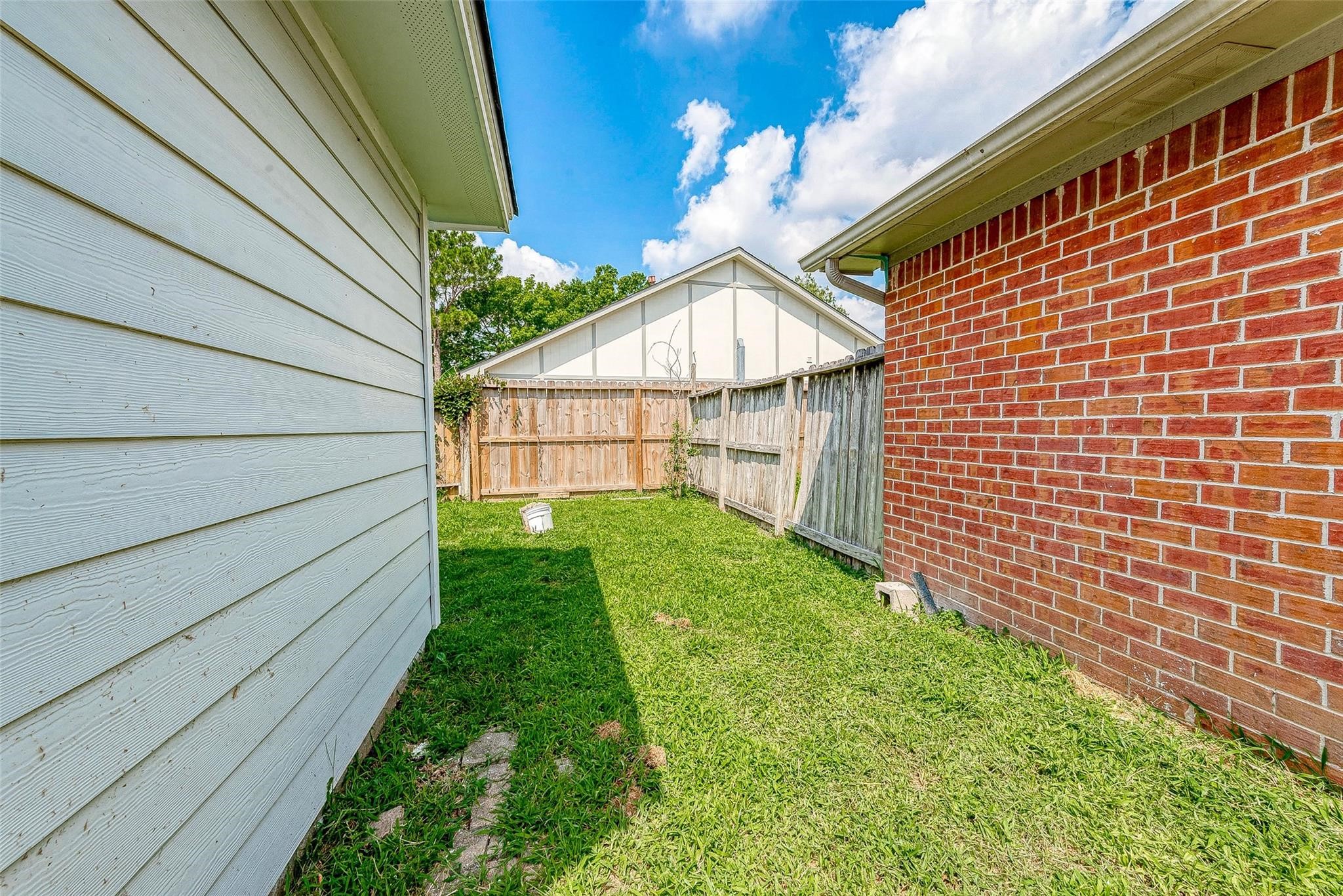 9310 Corner Oaks Ln Property Photo 36
