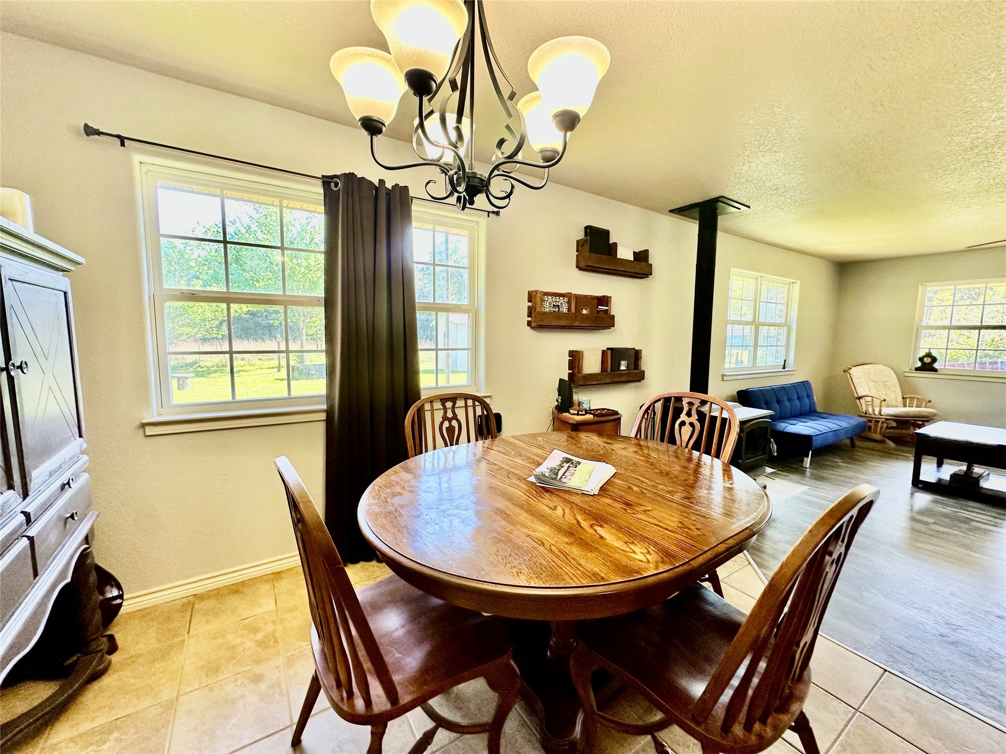725 County Road 4364 Property Photo 1