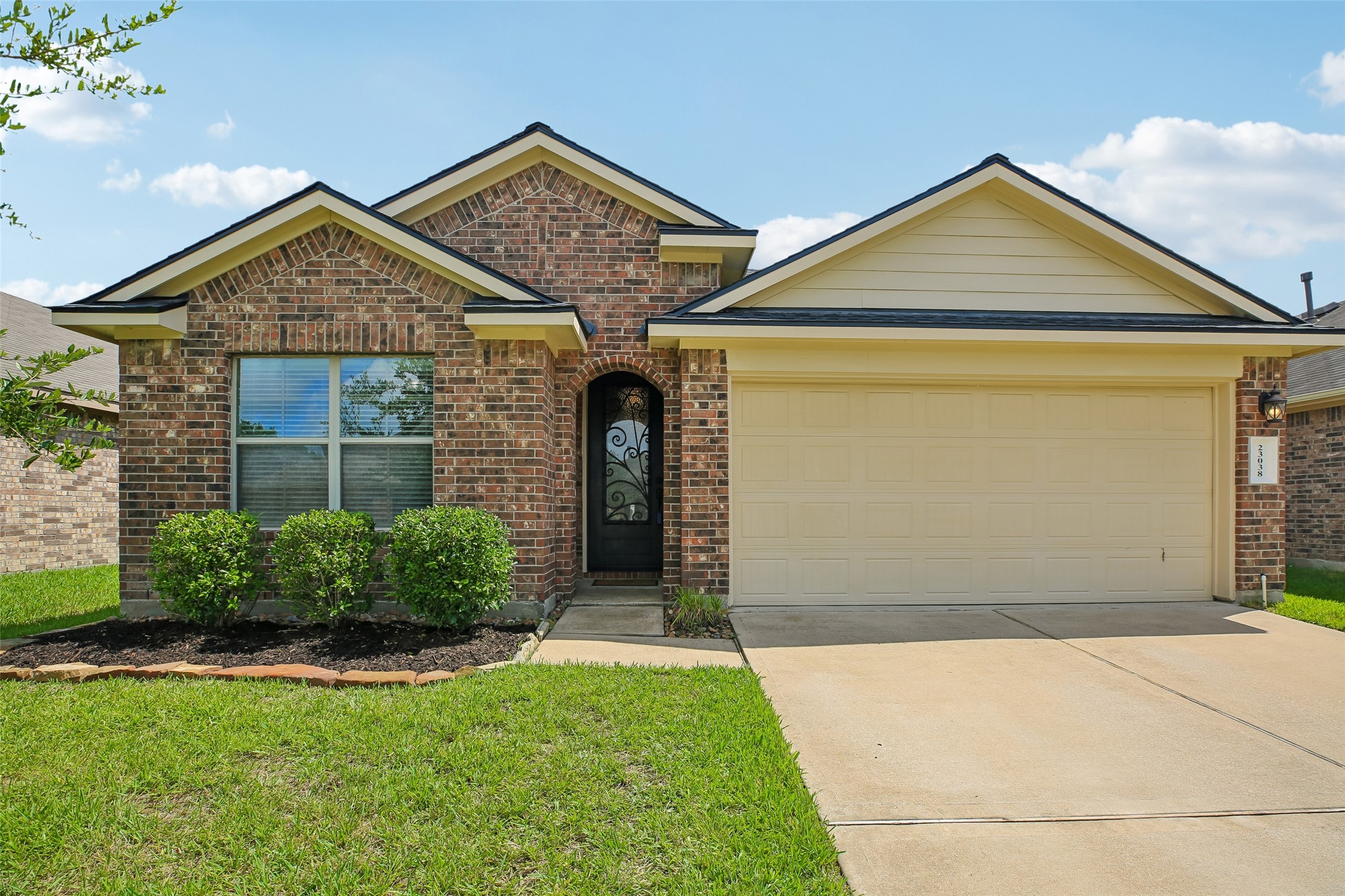 23038 Ari Creek Way Property Photo 2