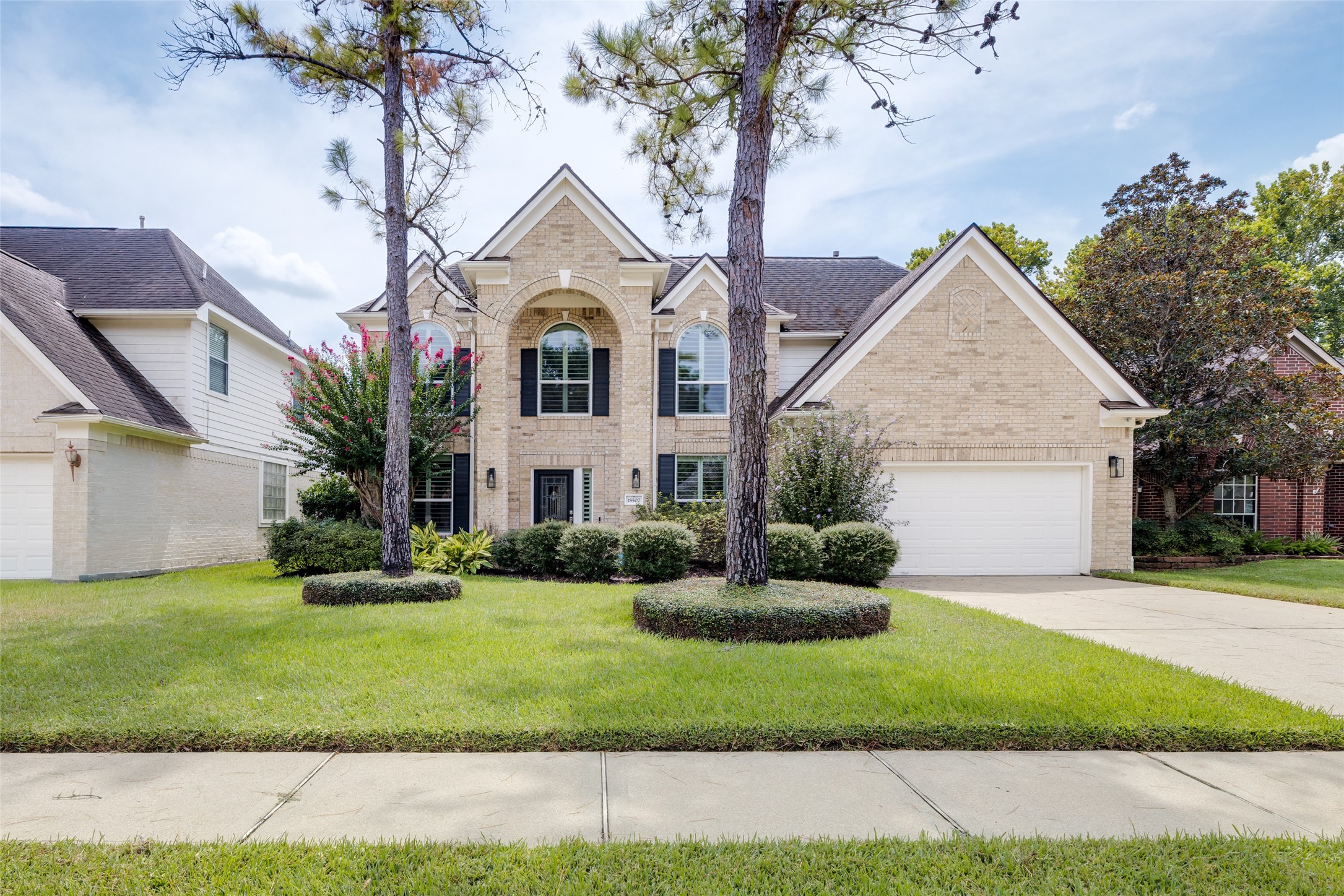 18507 Berry Leaf Court Property Photo 1