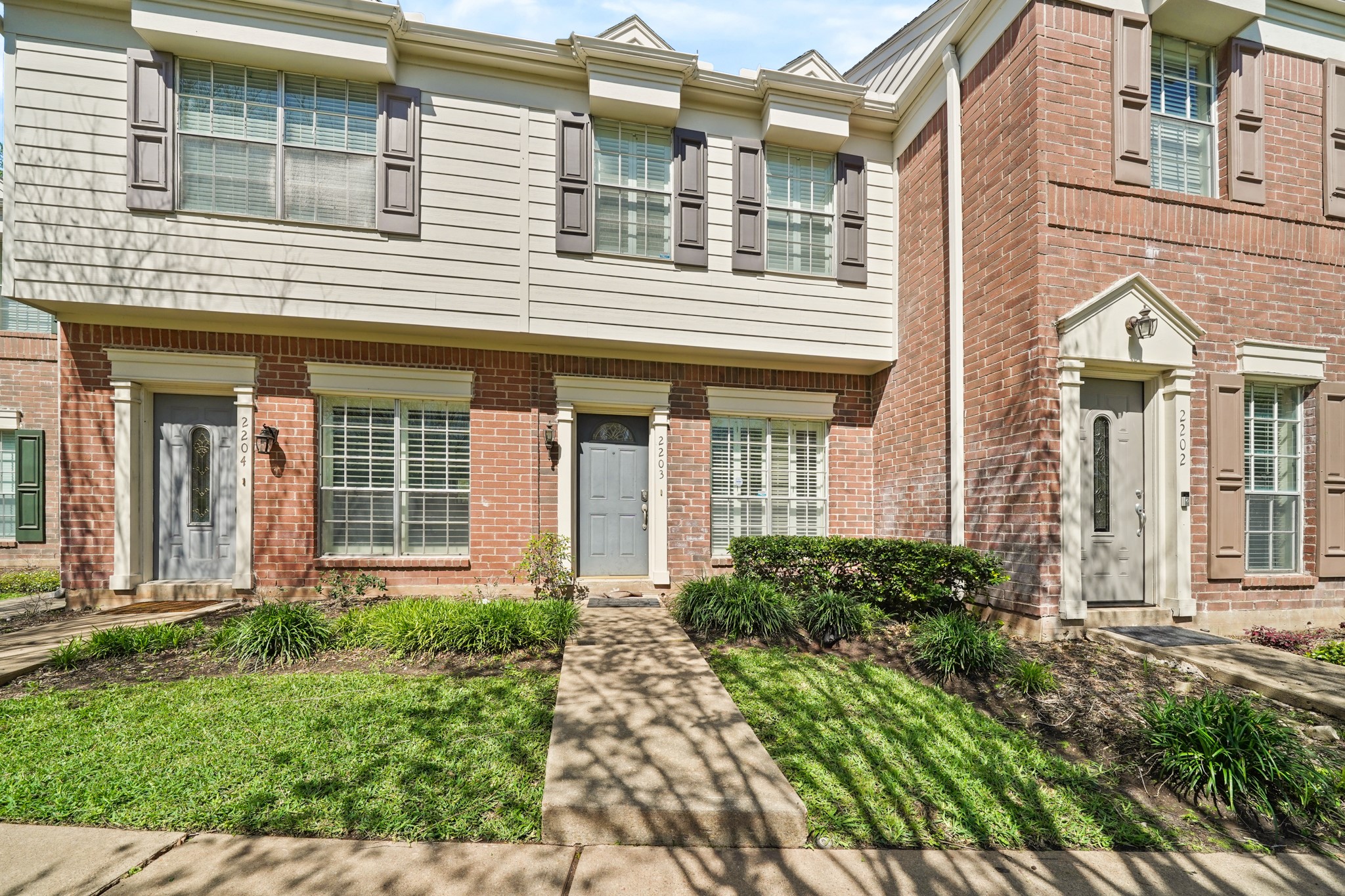 2930 Grants Lake Boulevard 2203 Property Photo 1