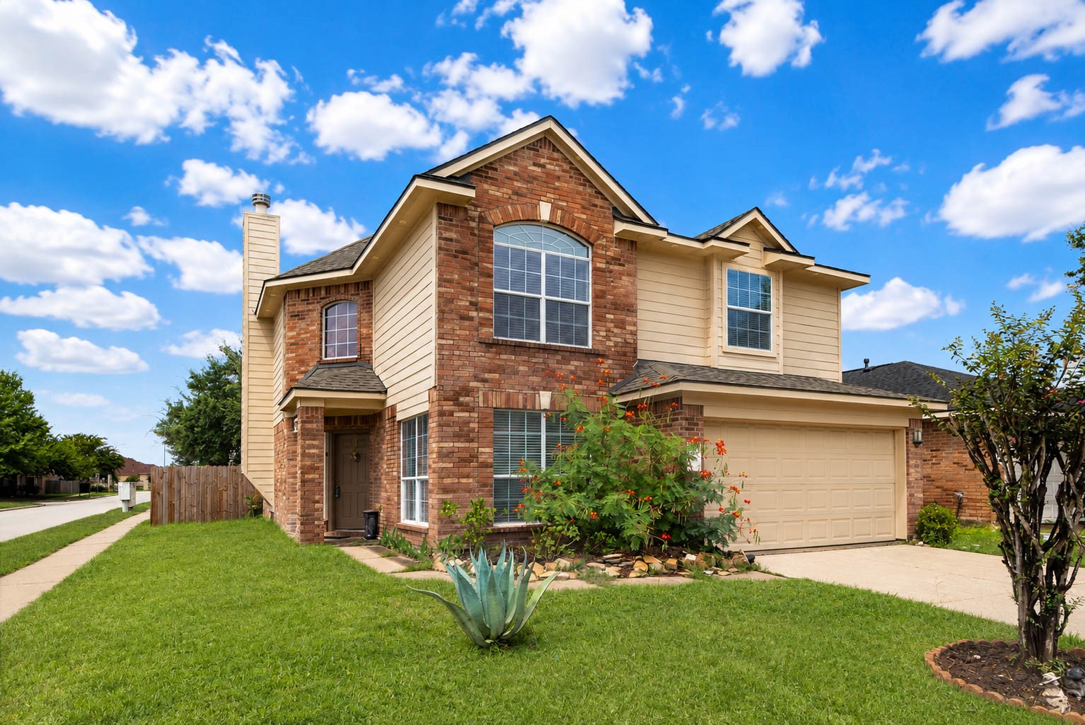 21003 Roxette Court Property Photo 2