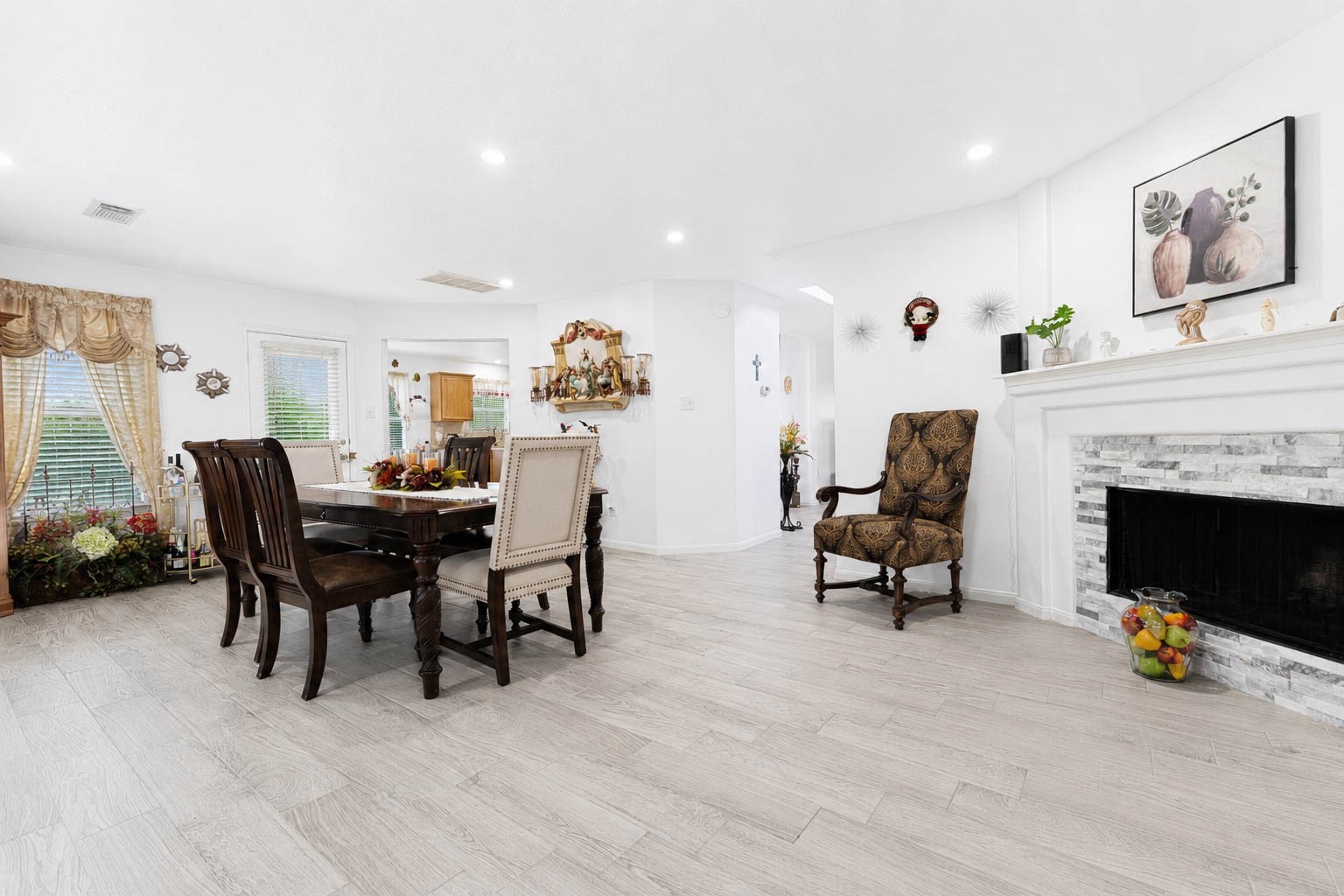 21003 Roxette Court Property Photo 11