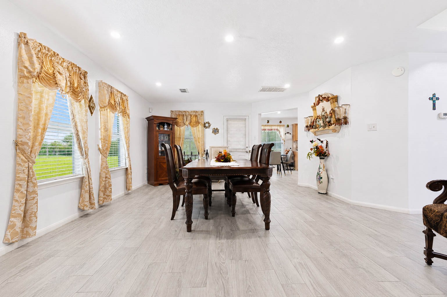 21003 Roxette Court Property Photo 12