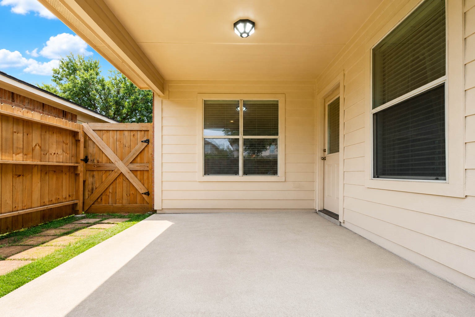 21003 Roxette Court Property Photo 27