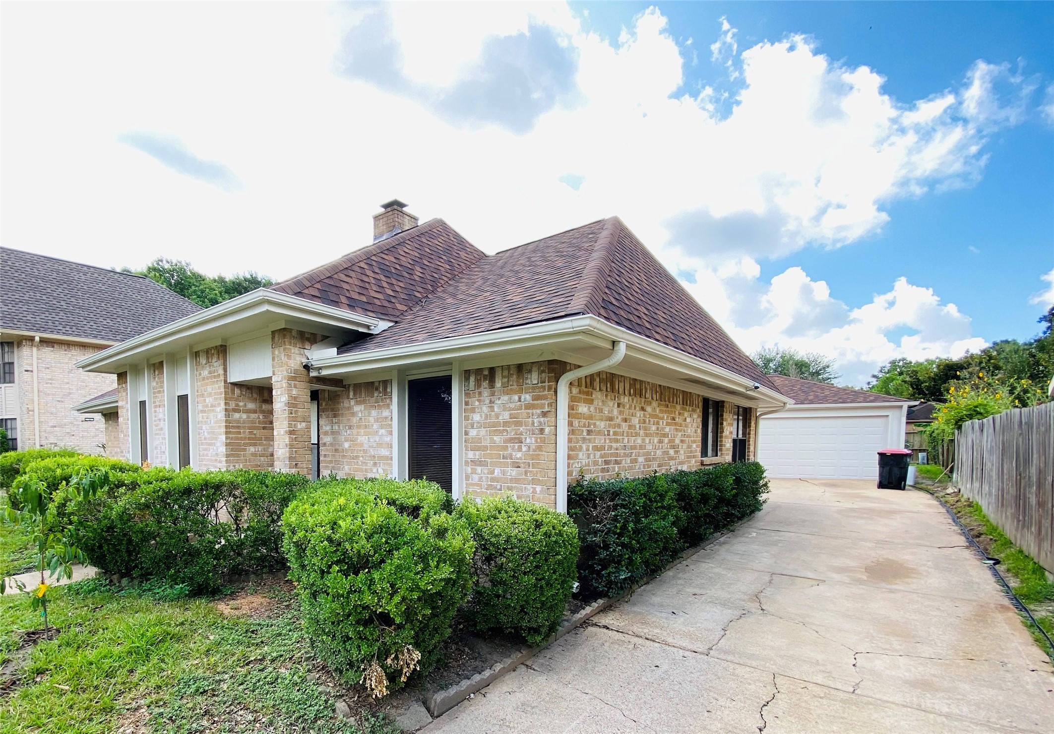 14815 Earlswood Drive Property Photo 2