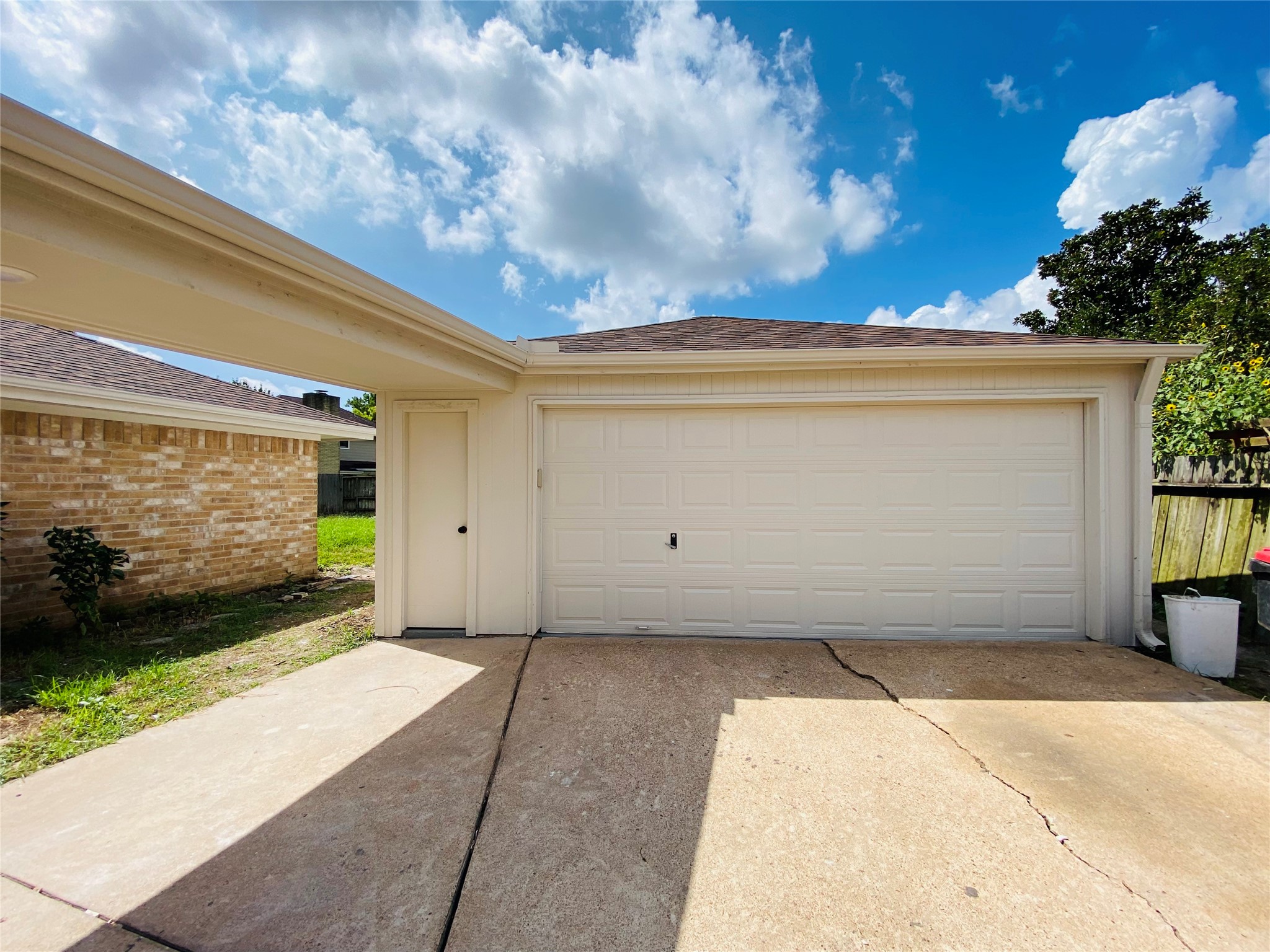 14815 Earlswood Drive Property Photo 4