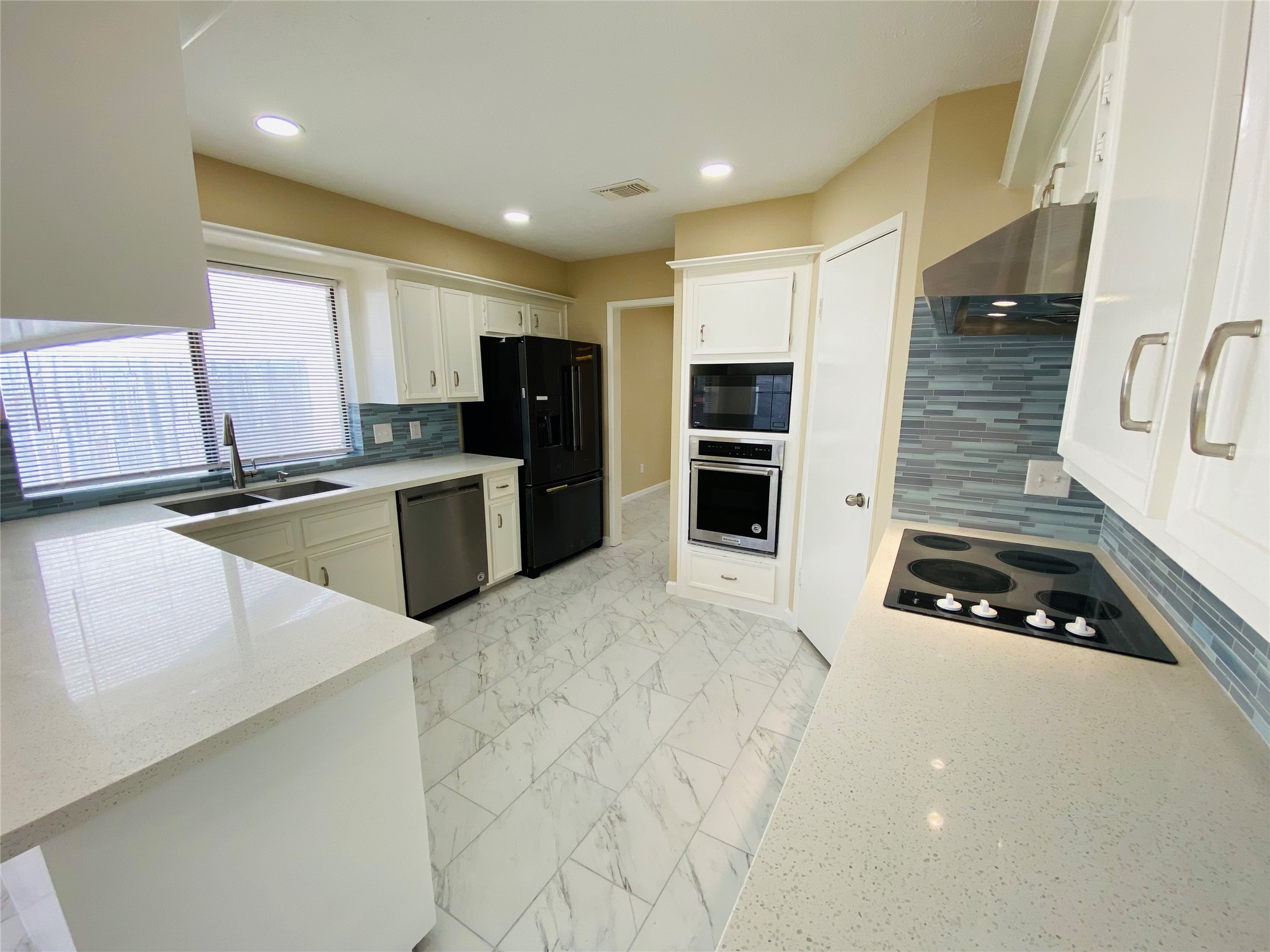 14815 Earlswood Drive Property Photo 13