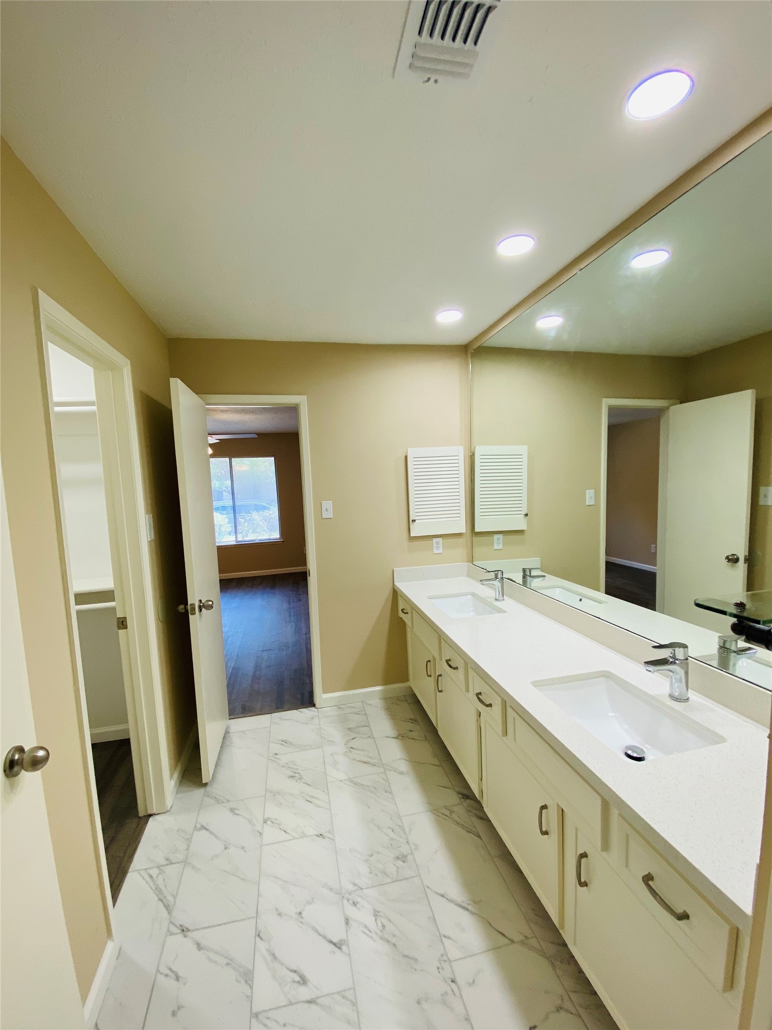 14815 Earlswood Drive Property Photo 21