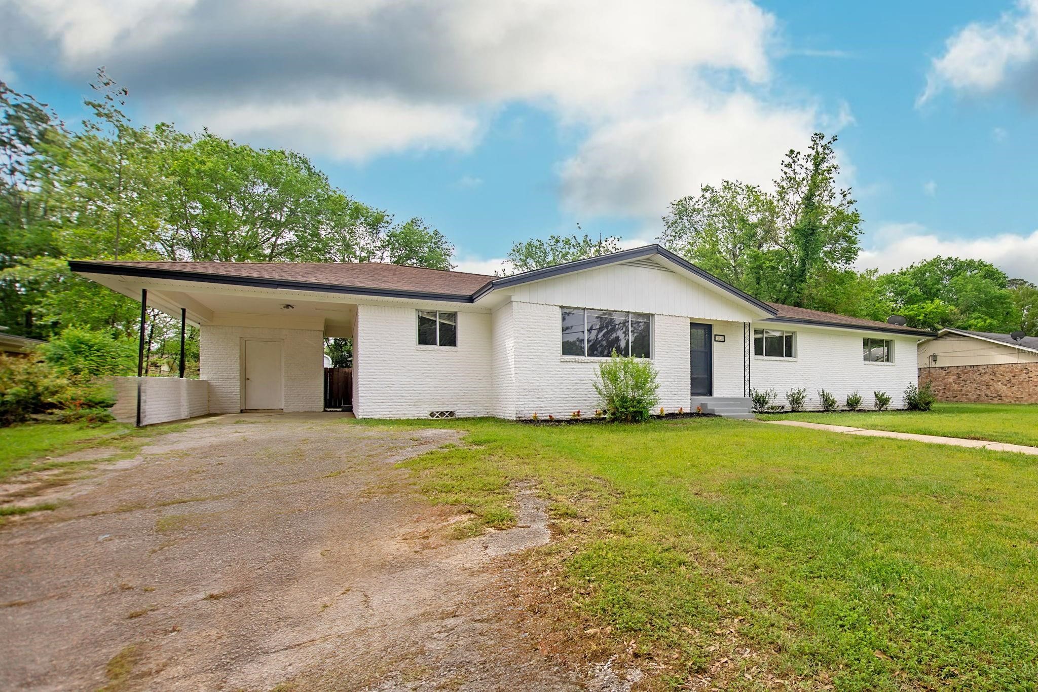 1105 Johnson Avenue Property Photo 1