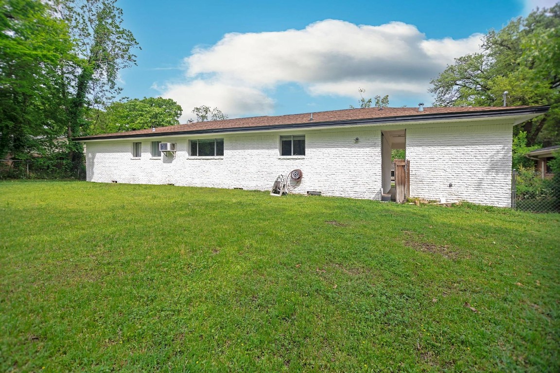 1105 Johnson Avenue Property Photo 4
