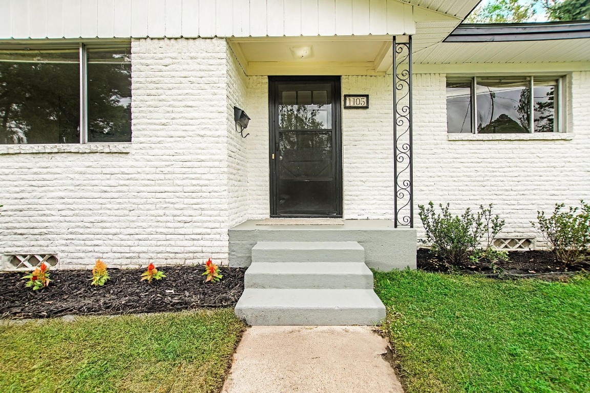 1105 Johnson Avenue Property Photo 6