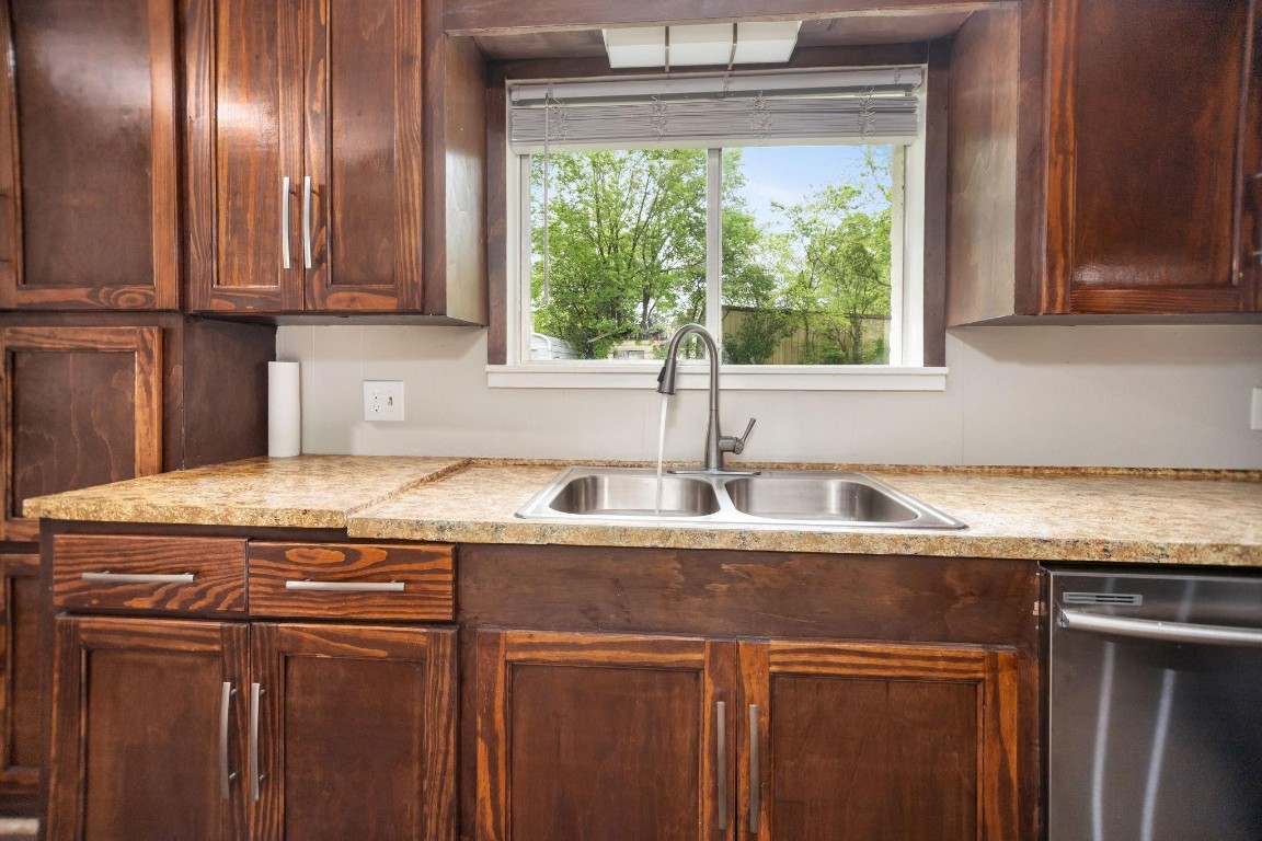 1105 Johnson Avenue Property Photo 22