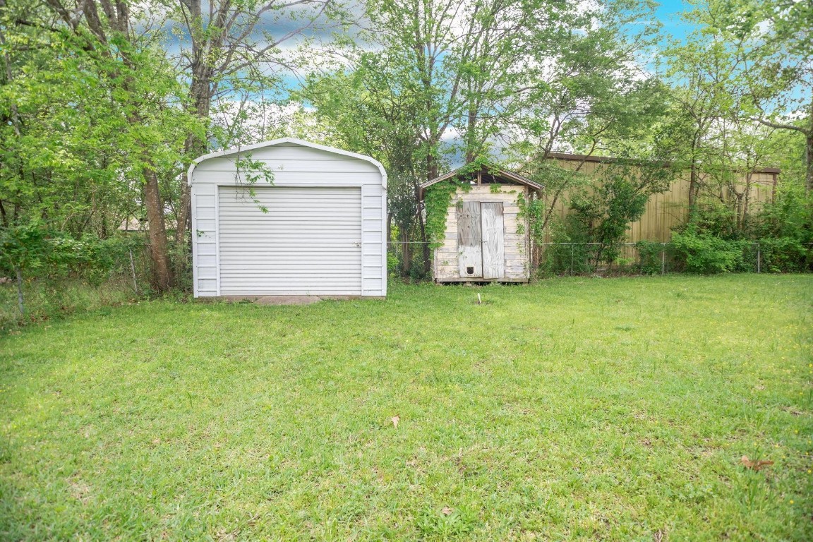 1105 Johnson Avenue Property Photo 24