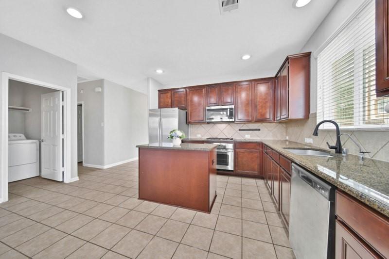 21522 Venture Park Drive Property Photo 7