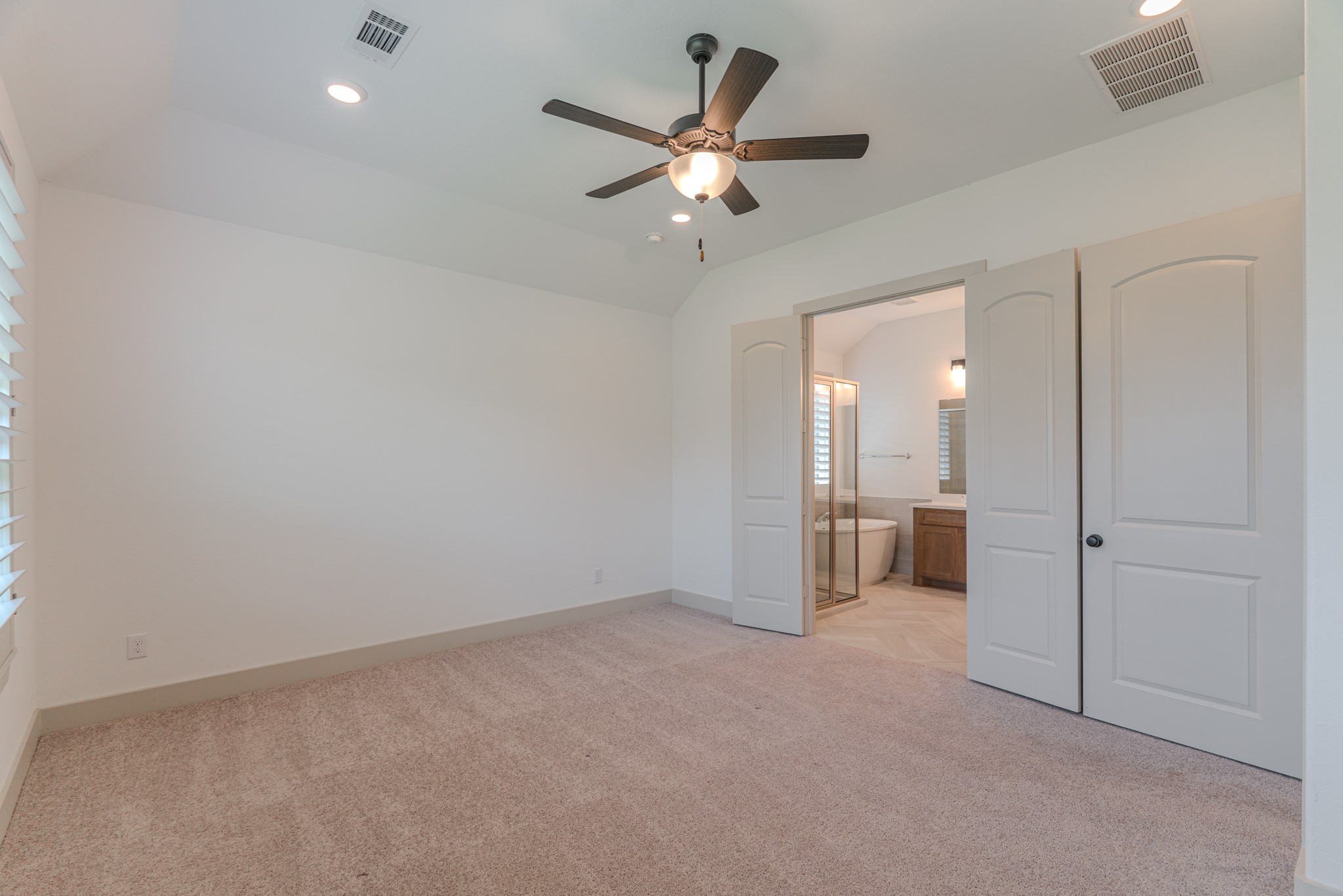 9322 Galloway Woods Trail Property Photo 20