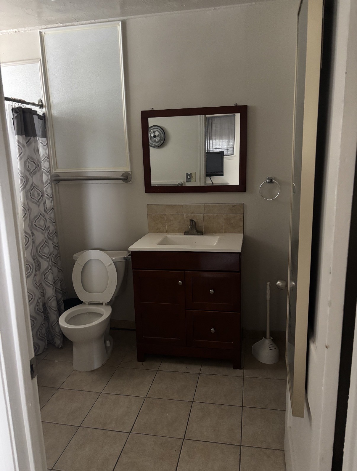 928 Main Street 922 Property Photo 6