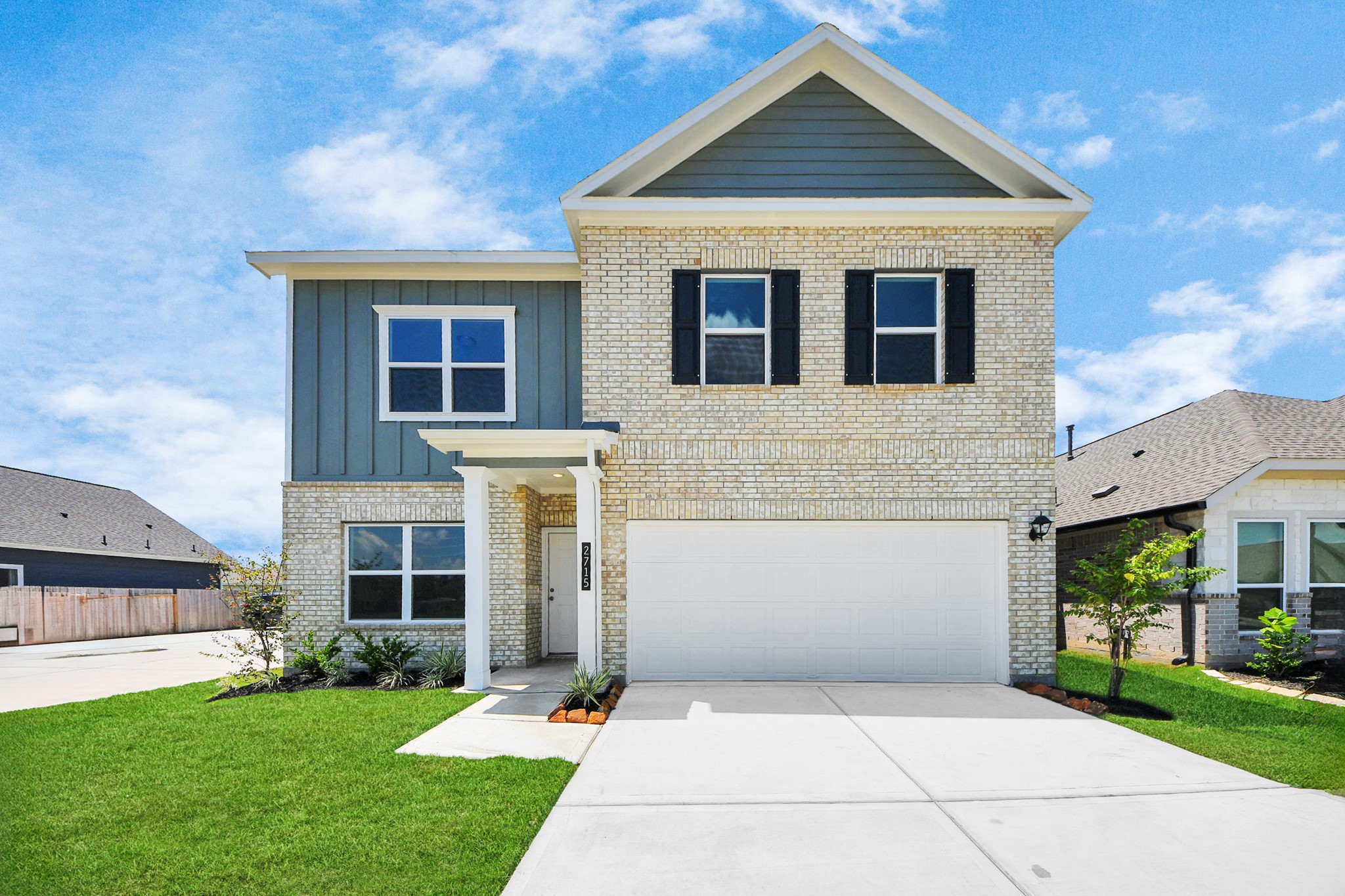 2715 Crested Creek Lane Property Photo 1