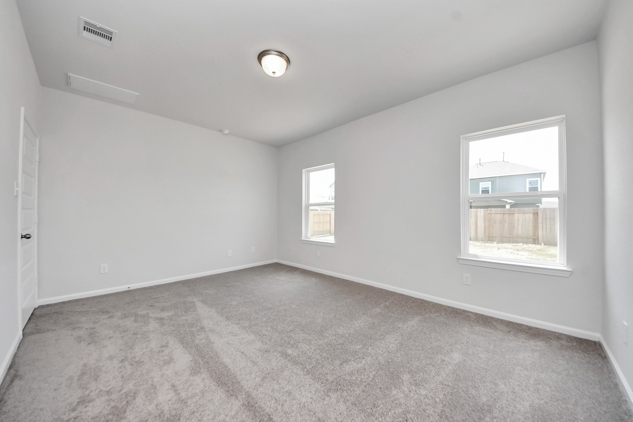 2715 Crested Creek Lane Property Photo 7