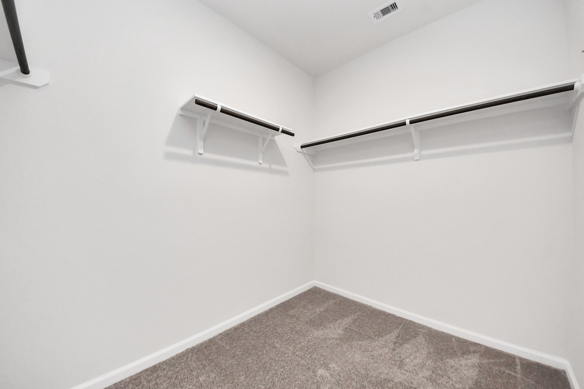 2715 Crested Creek Lane Property Photo 10