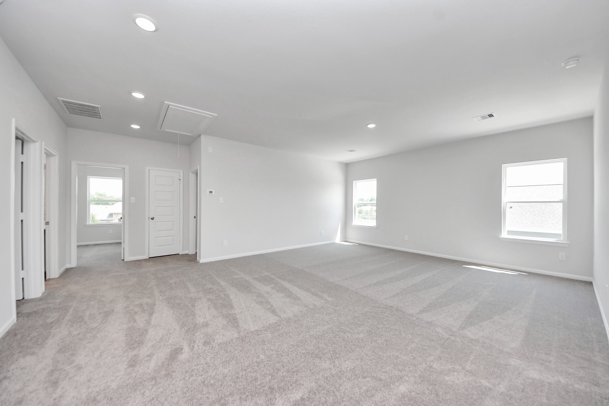 2715 Crested Creek Lane Property Photo 12