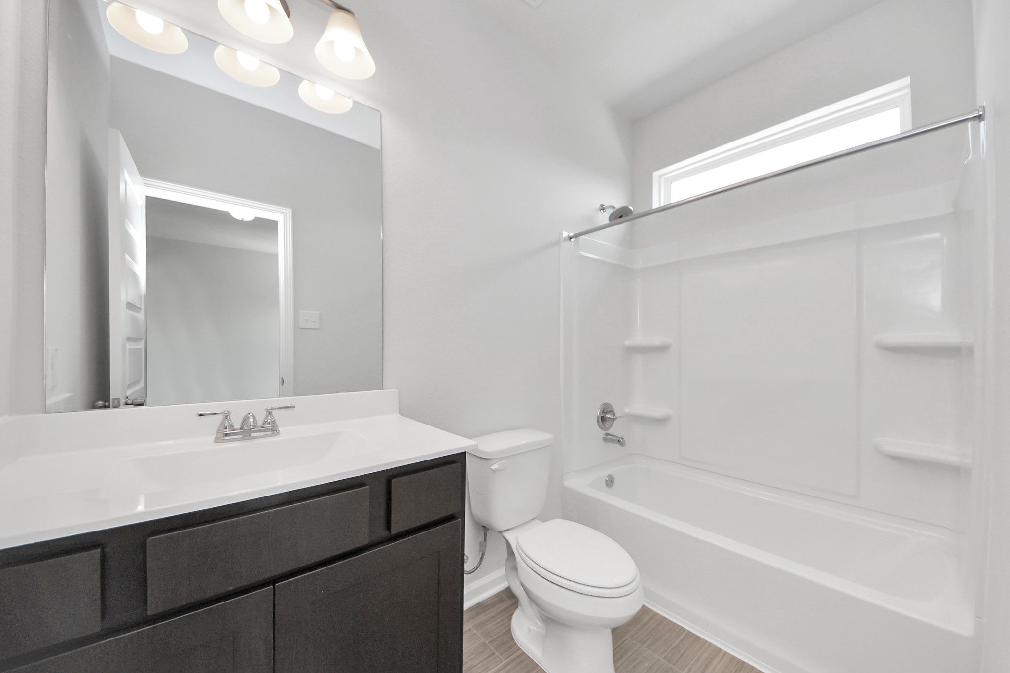 2715 Crested Creek Lane Property Photo 18