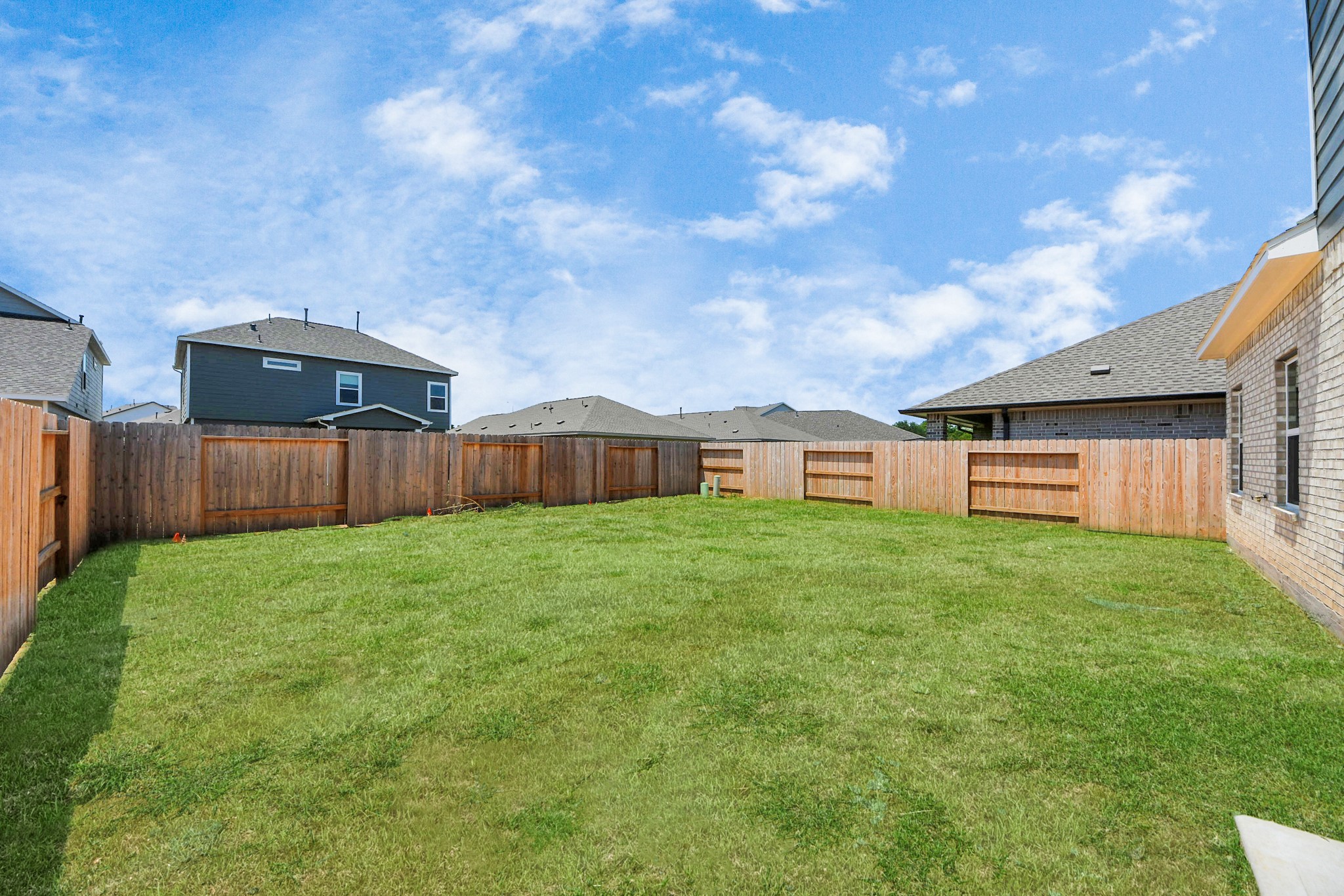 2715 Crested Creek Lane Property Photo 29