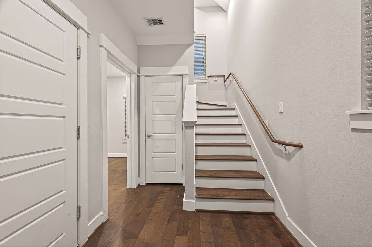 2010 Saint Charles Street Property Photo 6
