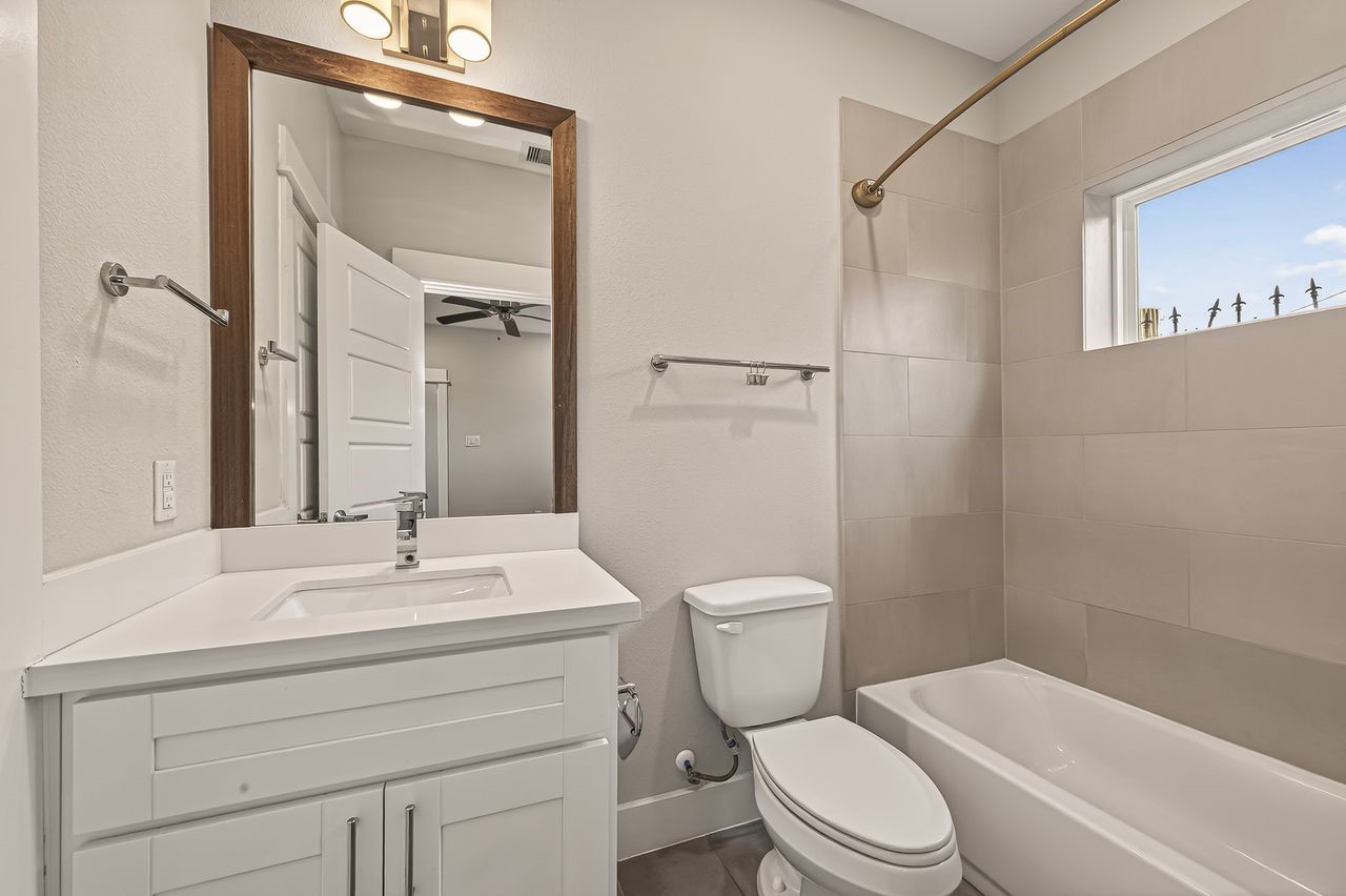 2010 Saint Charles Street Property Photo 10