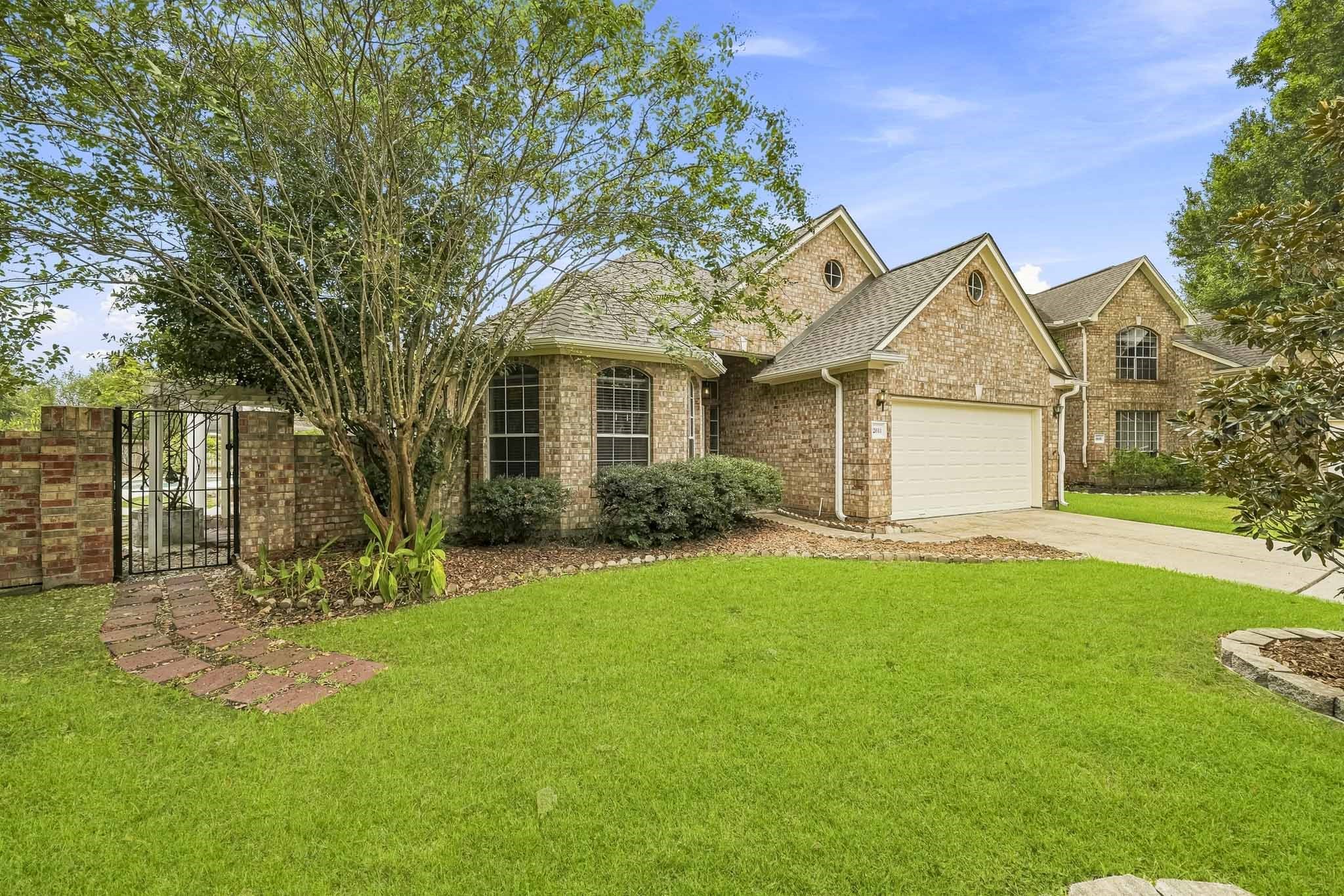 2611 Oxhill Court Property Photo 3