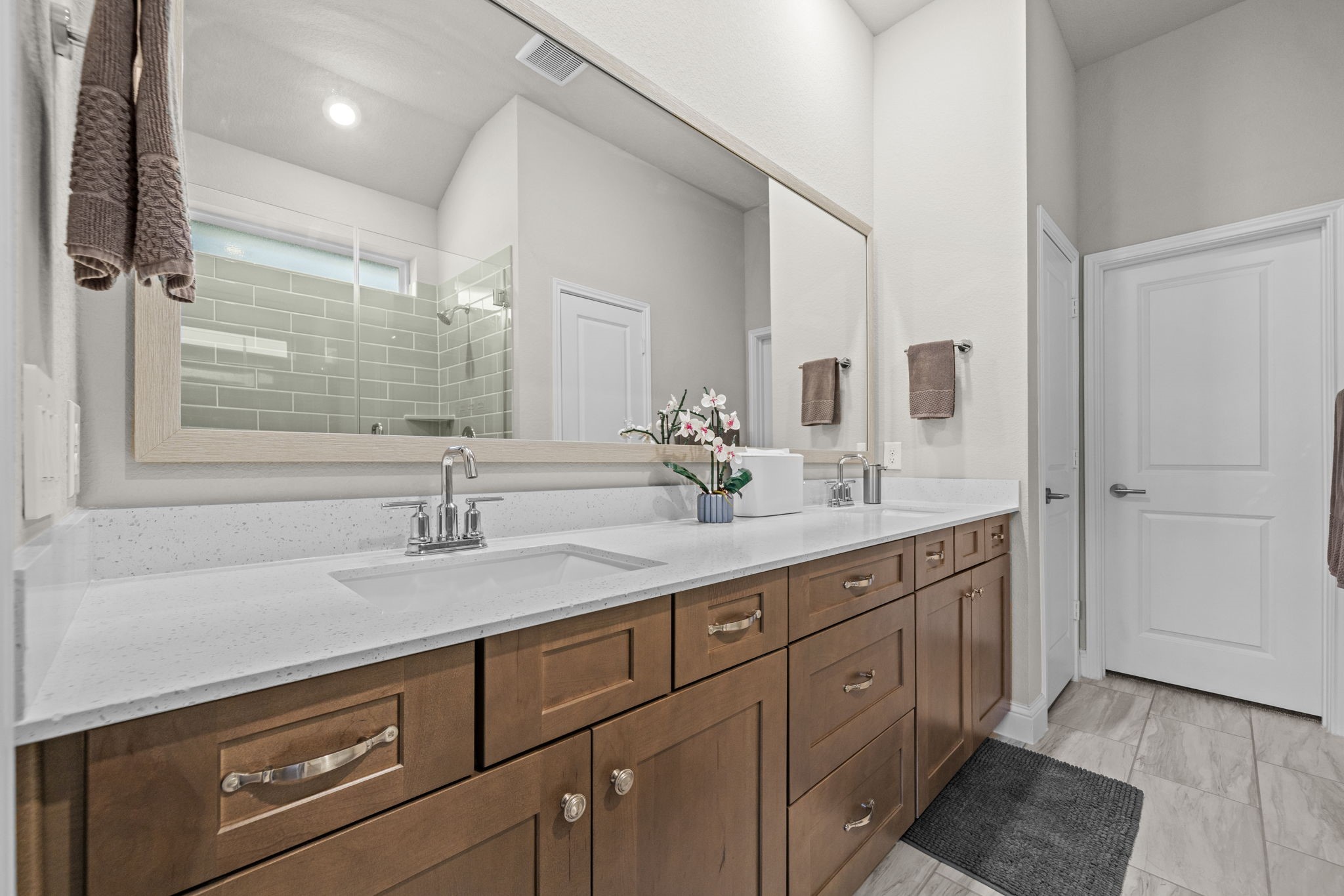 21127 Lady Of The Lake Lane Property Photo 6