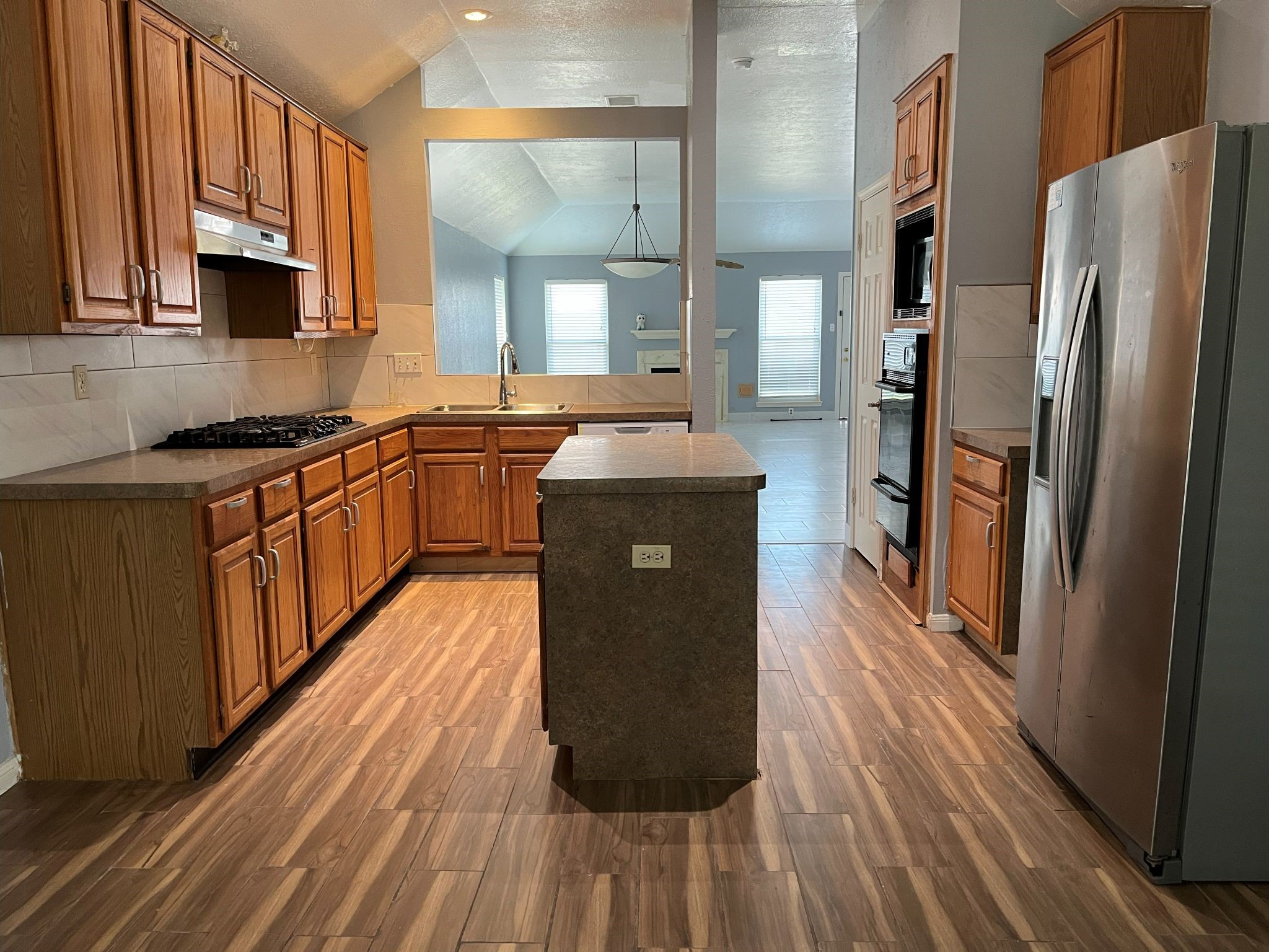2318 Pheasant Creek Property Photo 2