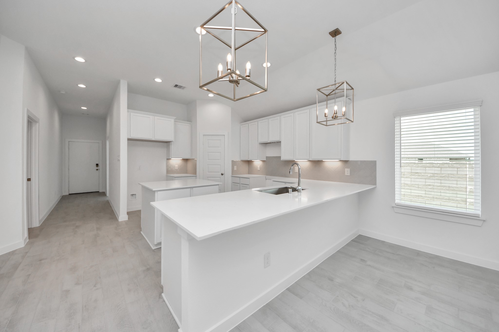 26371 Viva Drive Property Photo 8