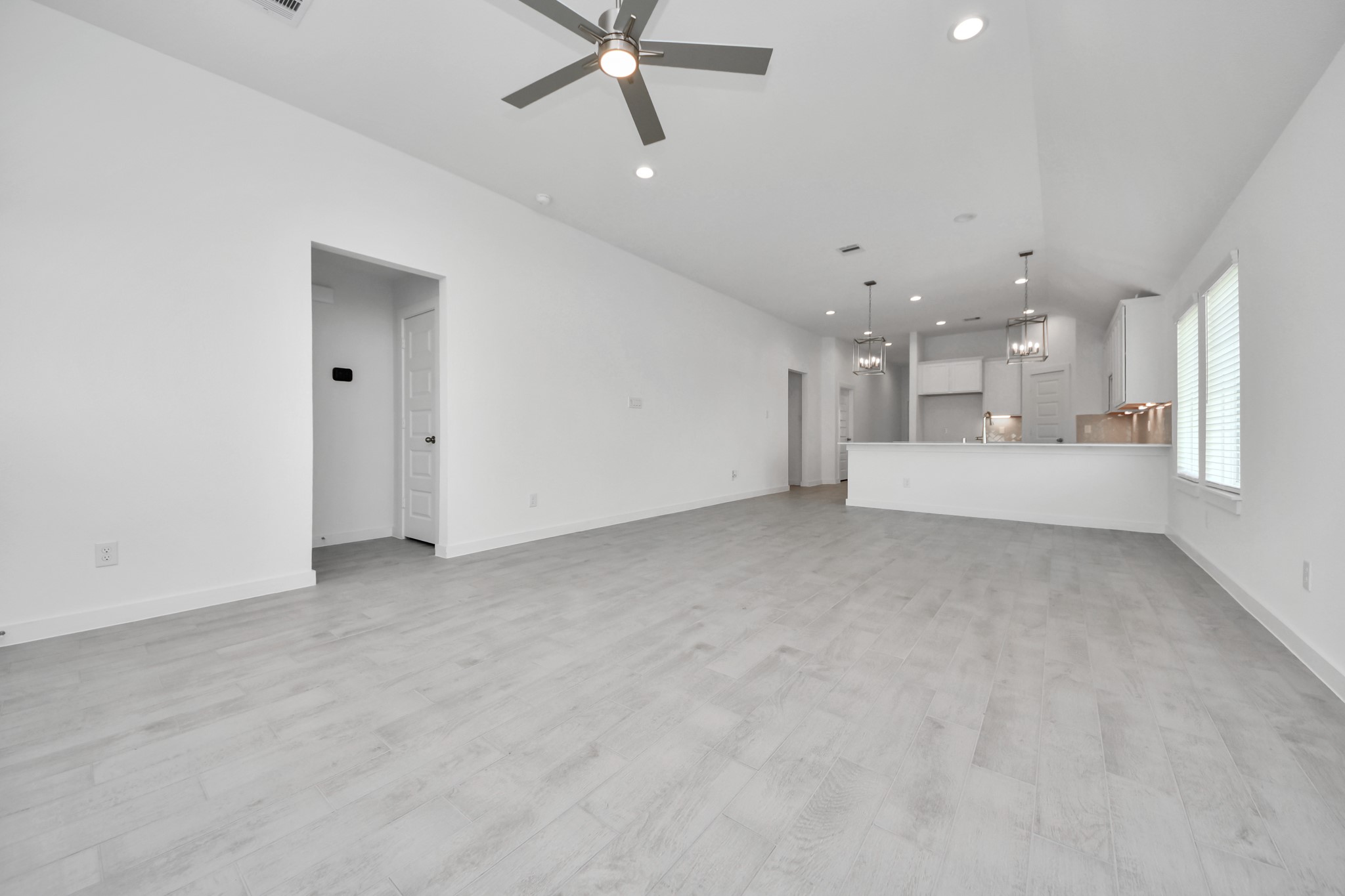 26371 Viva Drive Property Photo 20