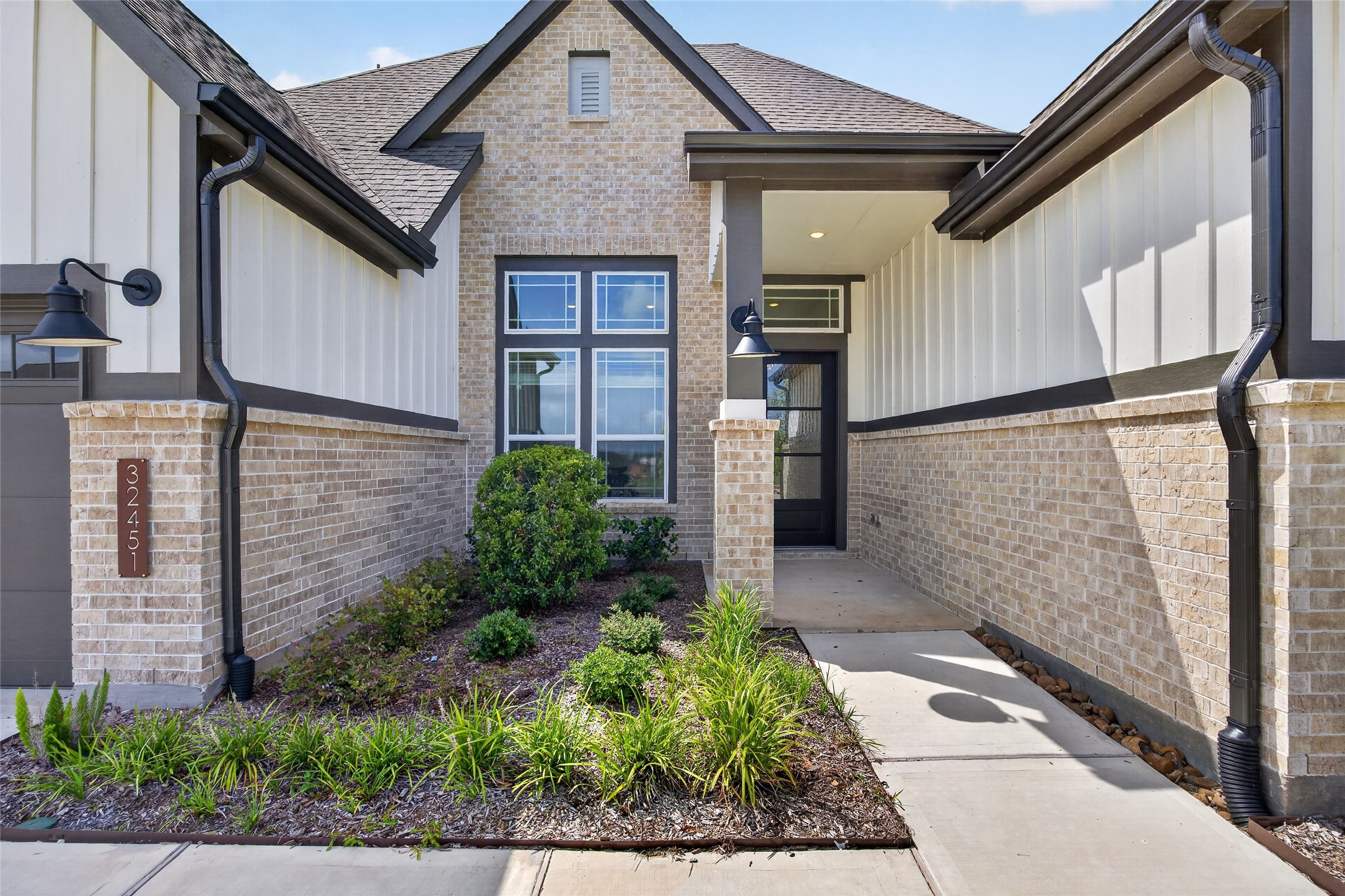 32451 Violet Dancer Court Property Photo 4