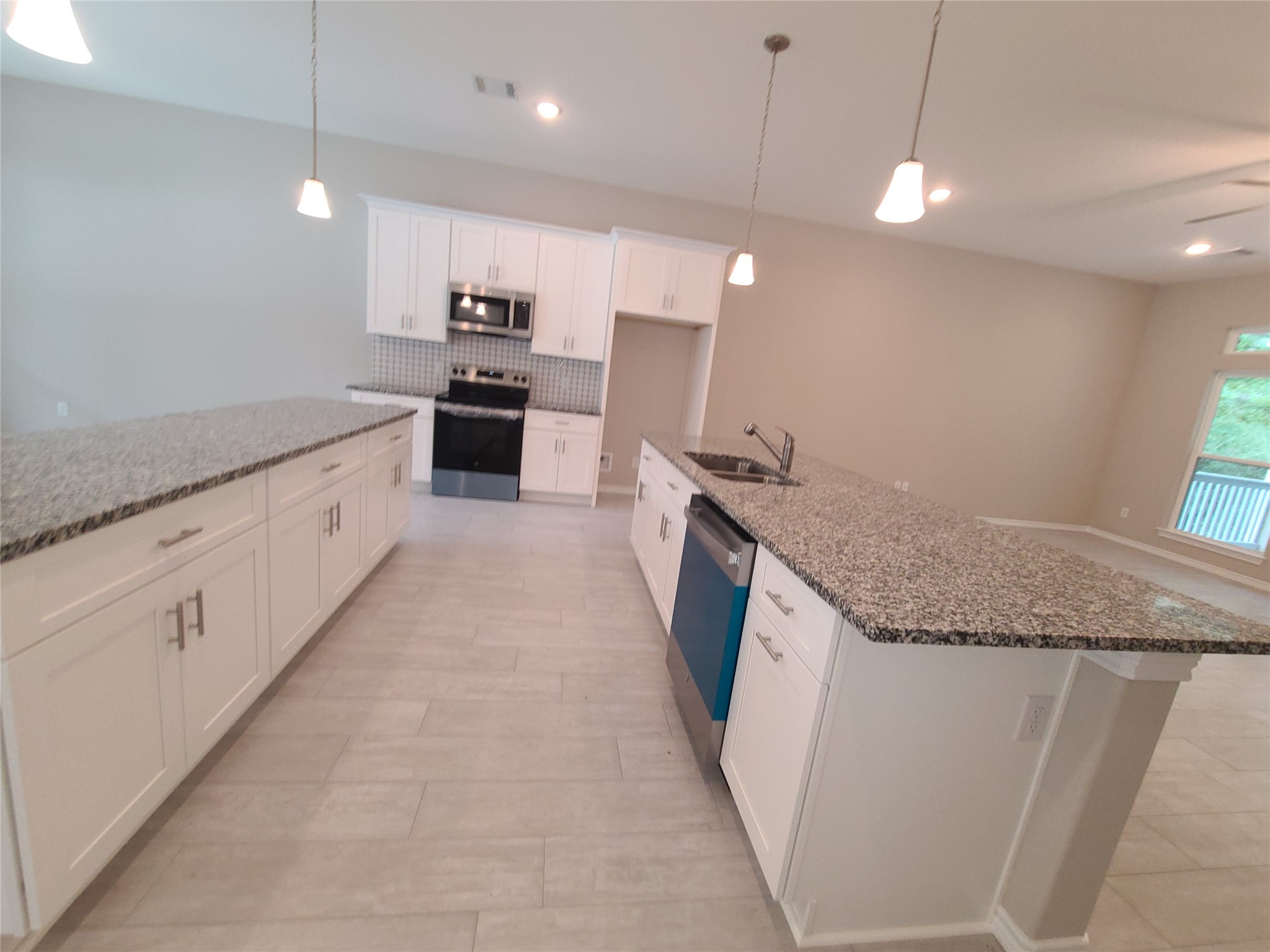 7 N Forest Drive Property Photo 3