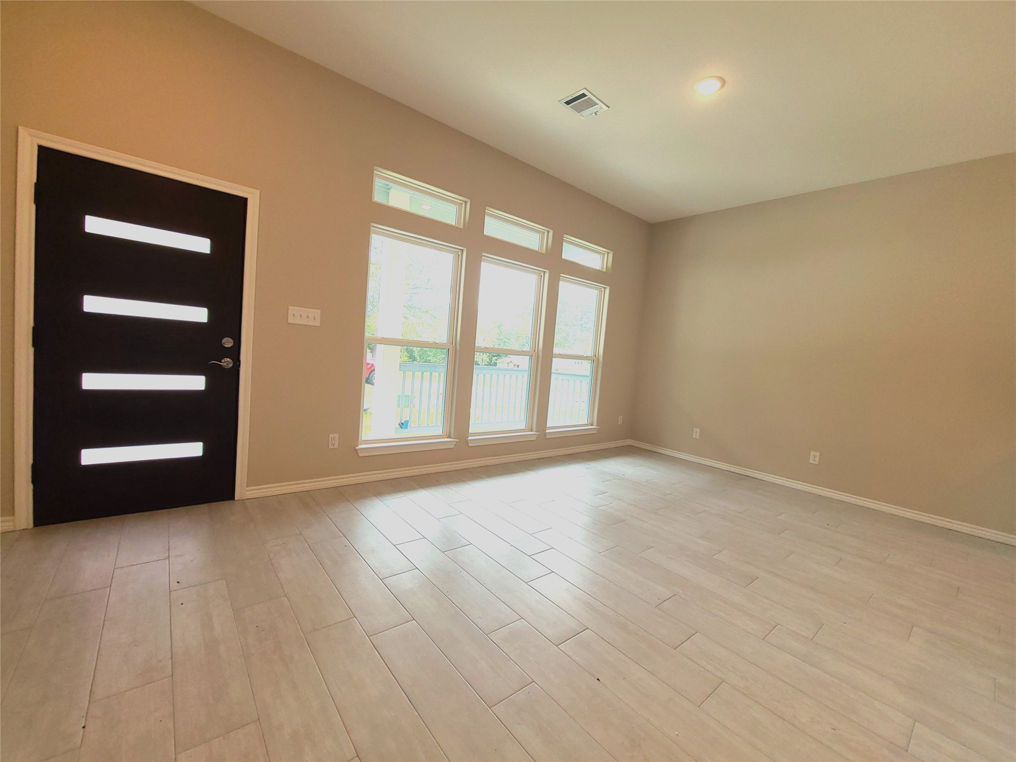 7 N Forest Drive Property Photo 4