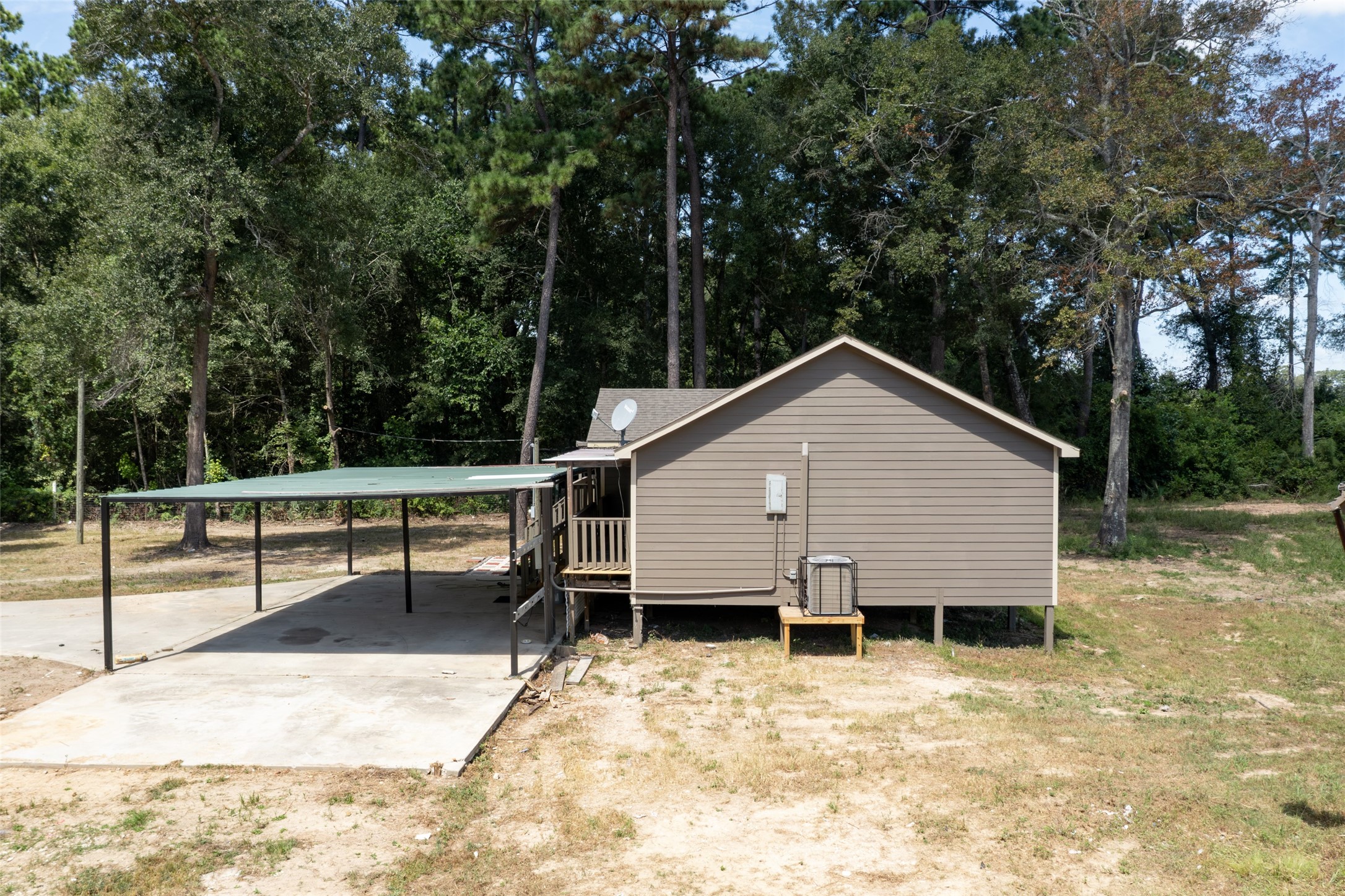 1906 County Road 3434 N Property Photo 6