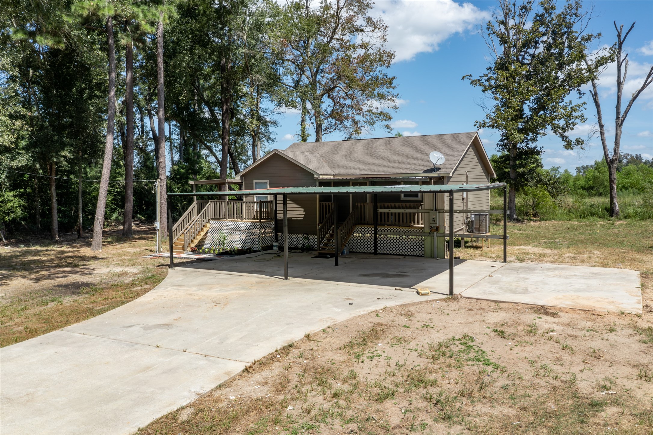 1906 County Road 3434 N Property Photo 8