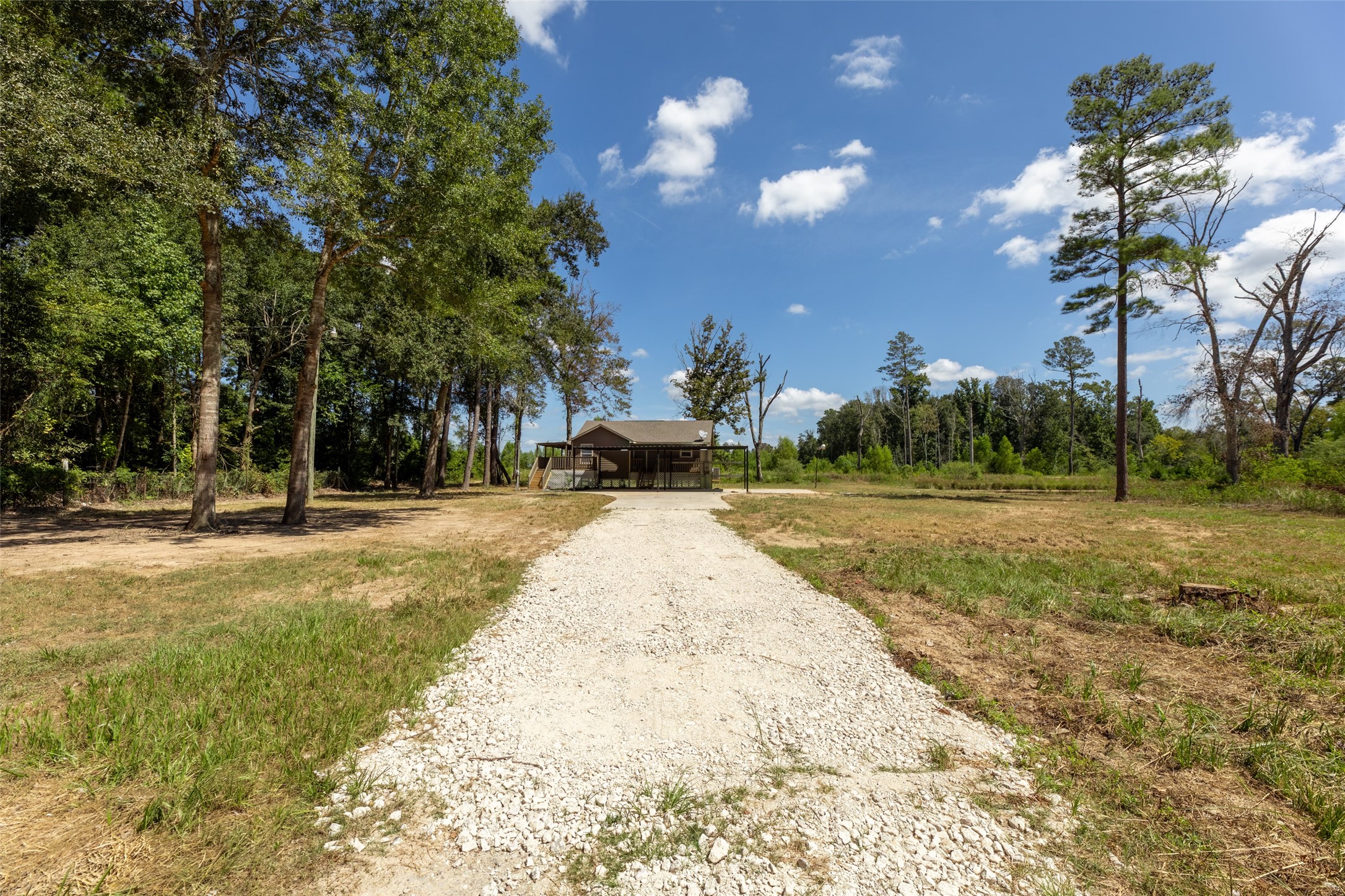 1906 County Road 3434 N Property Photo 9