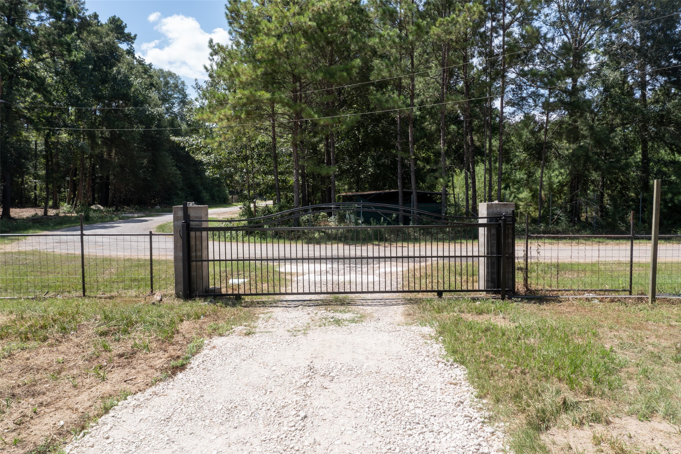 1906 County Road 3434 N Property Photo 10
