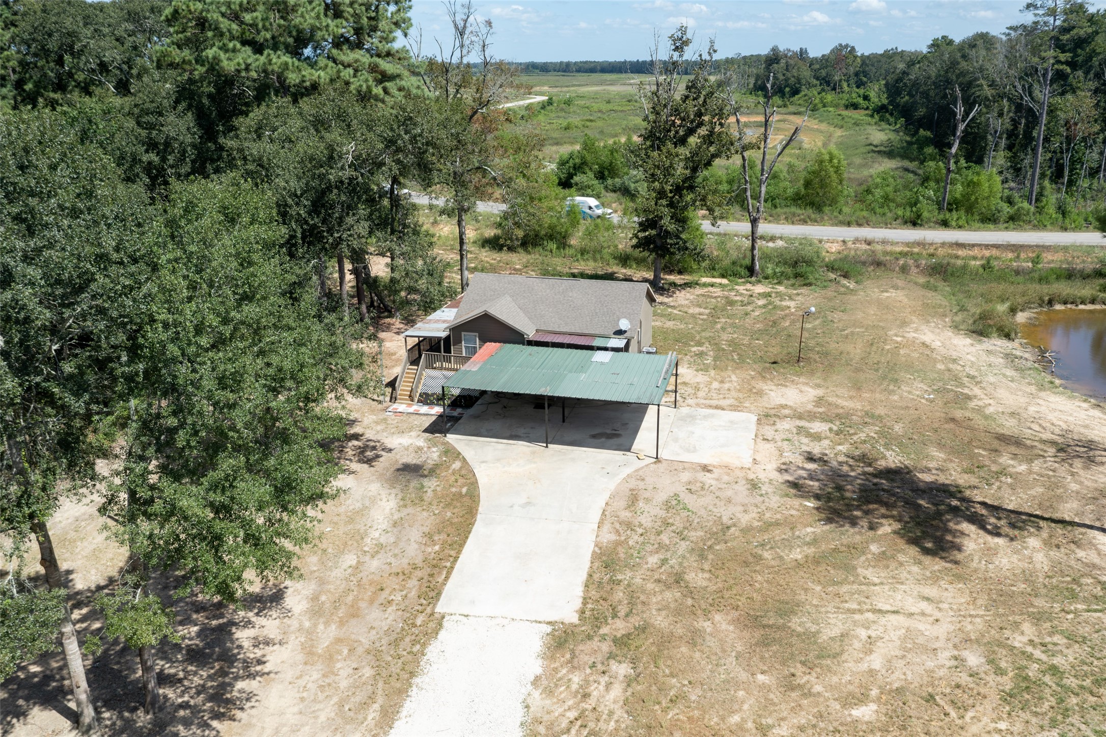 1906 County Road 3434 N Property Photo 12