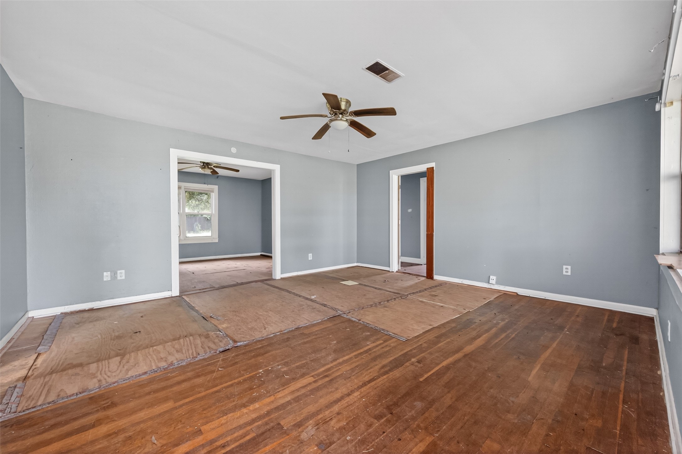 217 N Holly Avenue Property Photo 7